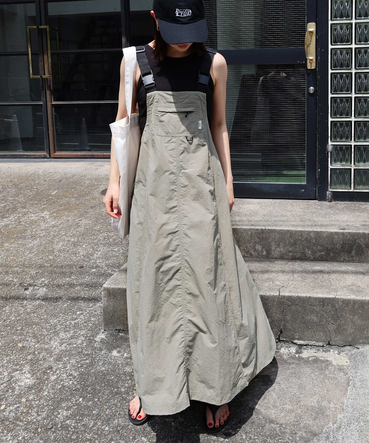 アンドミー andme 多機能ナイロンジャンパースカート,グレー