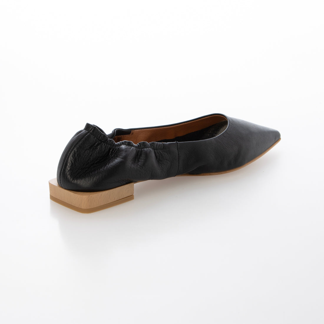 アンヘル アラルコン ANGEL ALARCON ポインテッドトウシャーリングパンプス (ブラック) ブラック