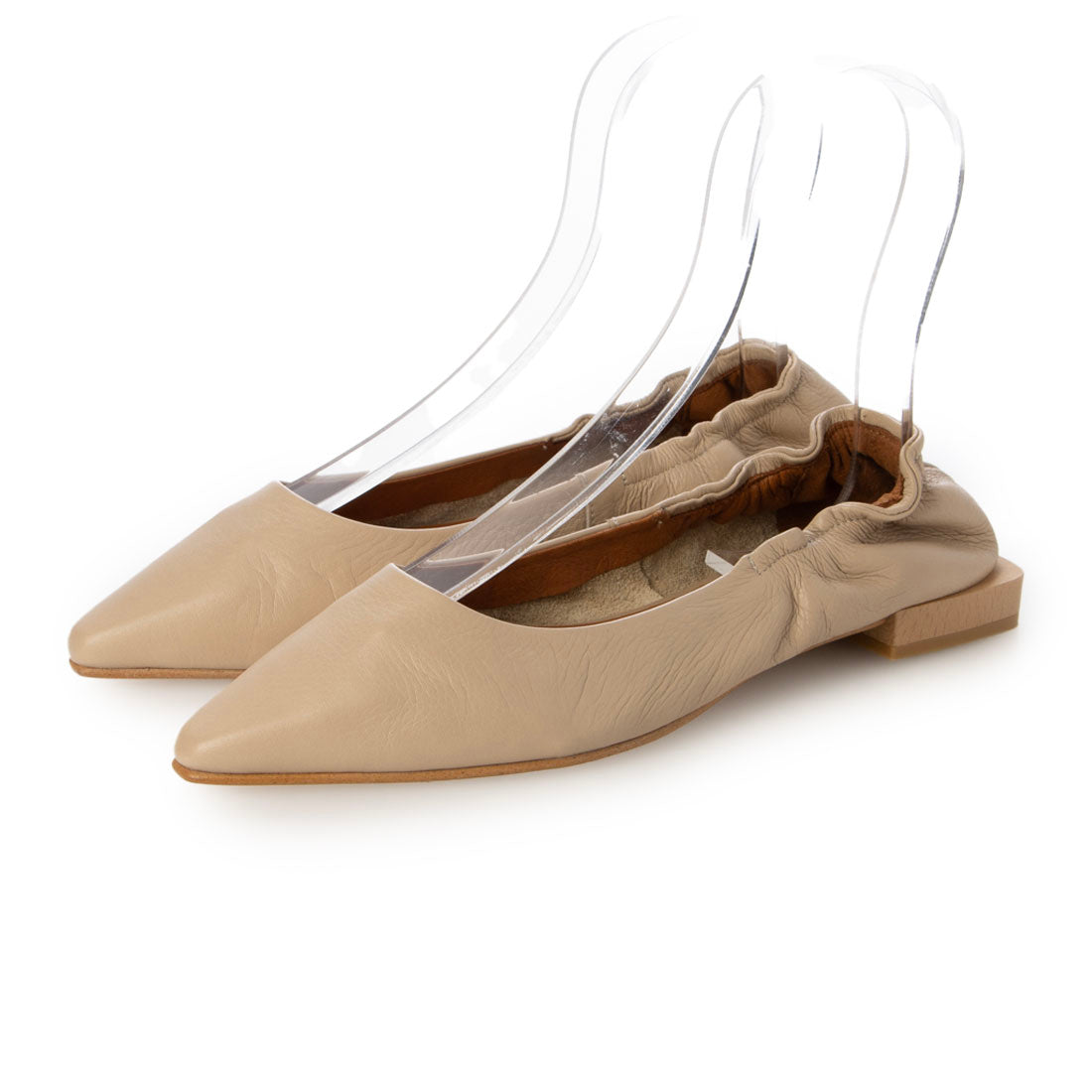 アンヘル アラルコン ANGEL ALARCON ポインテッドトウシャーリングパンプス (ベージュ) ベージュ