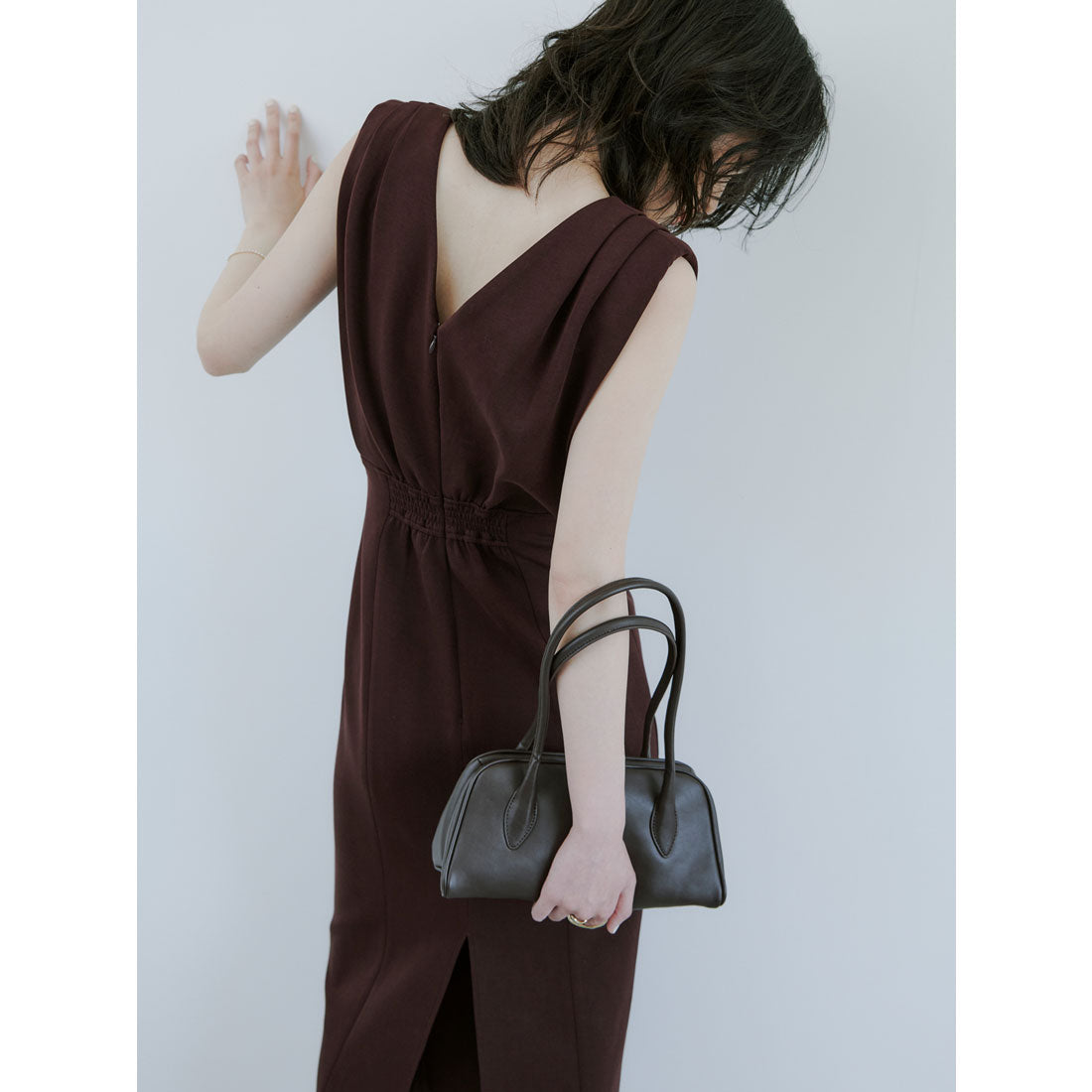 アニュアンス anuans フォルムタックナローワンピース (BROWN) BROWN