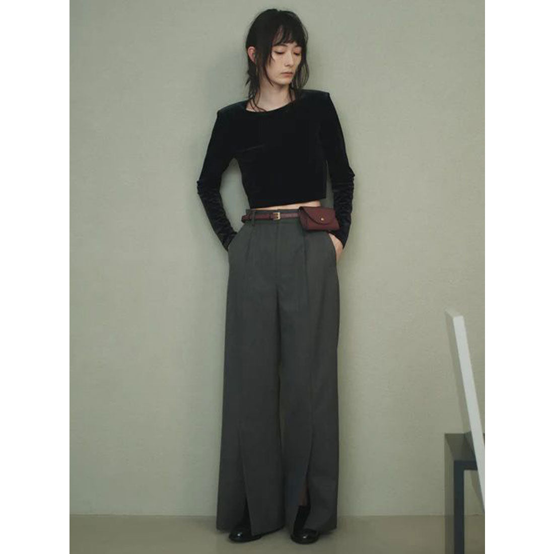 Anuans center slit straight pants 