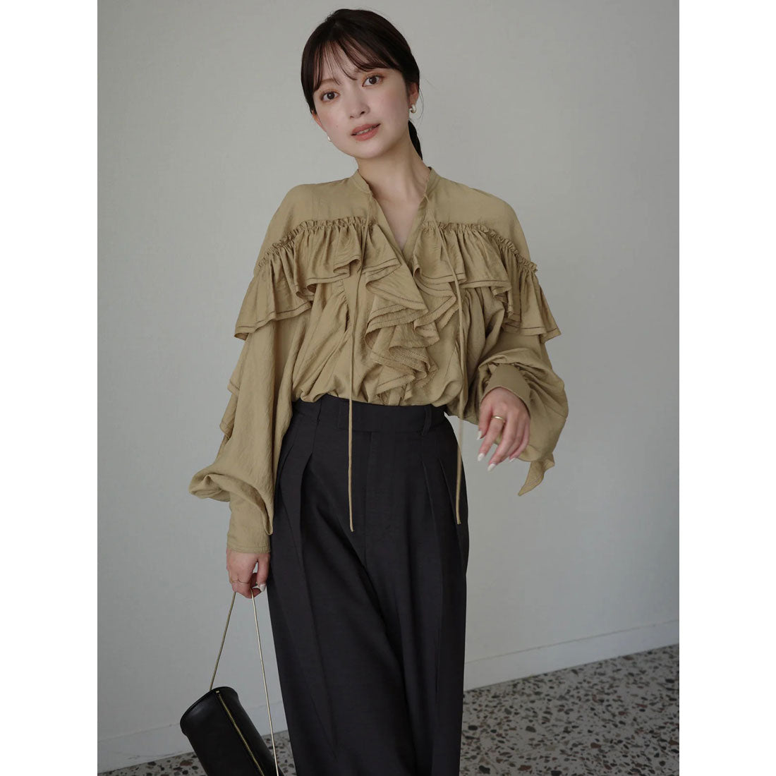 アニュアンス anuans リンクルラッフルブラウス (BEIGE) BEIGE