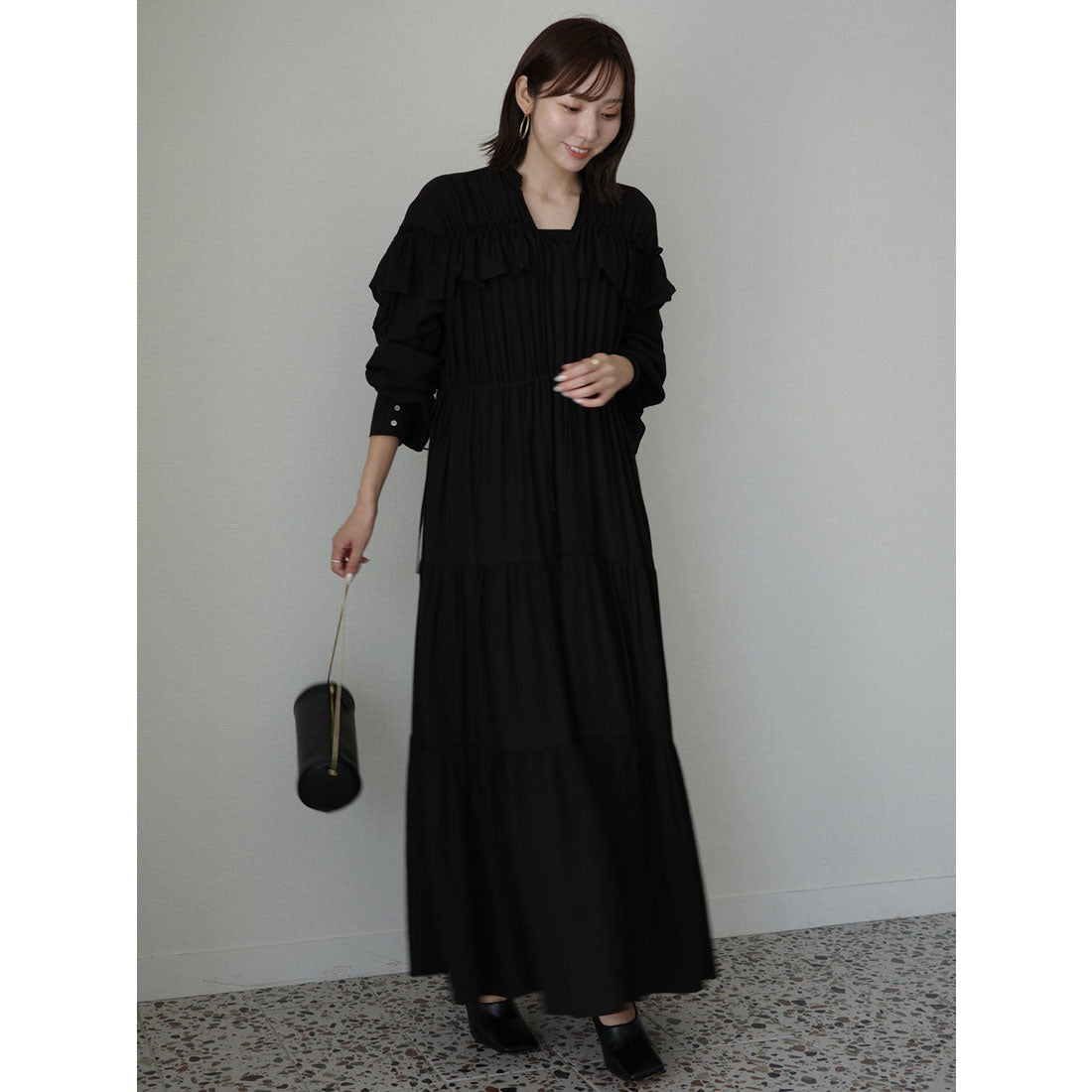 アニュアンス anuans リンクルラッフルワンピース (BLACK) BLACK