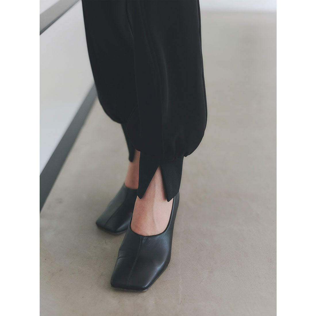 アニュアンス anuans ピンタックジョガーパンツ (BLACK) BLACK