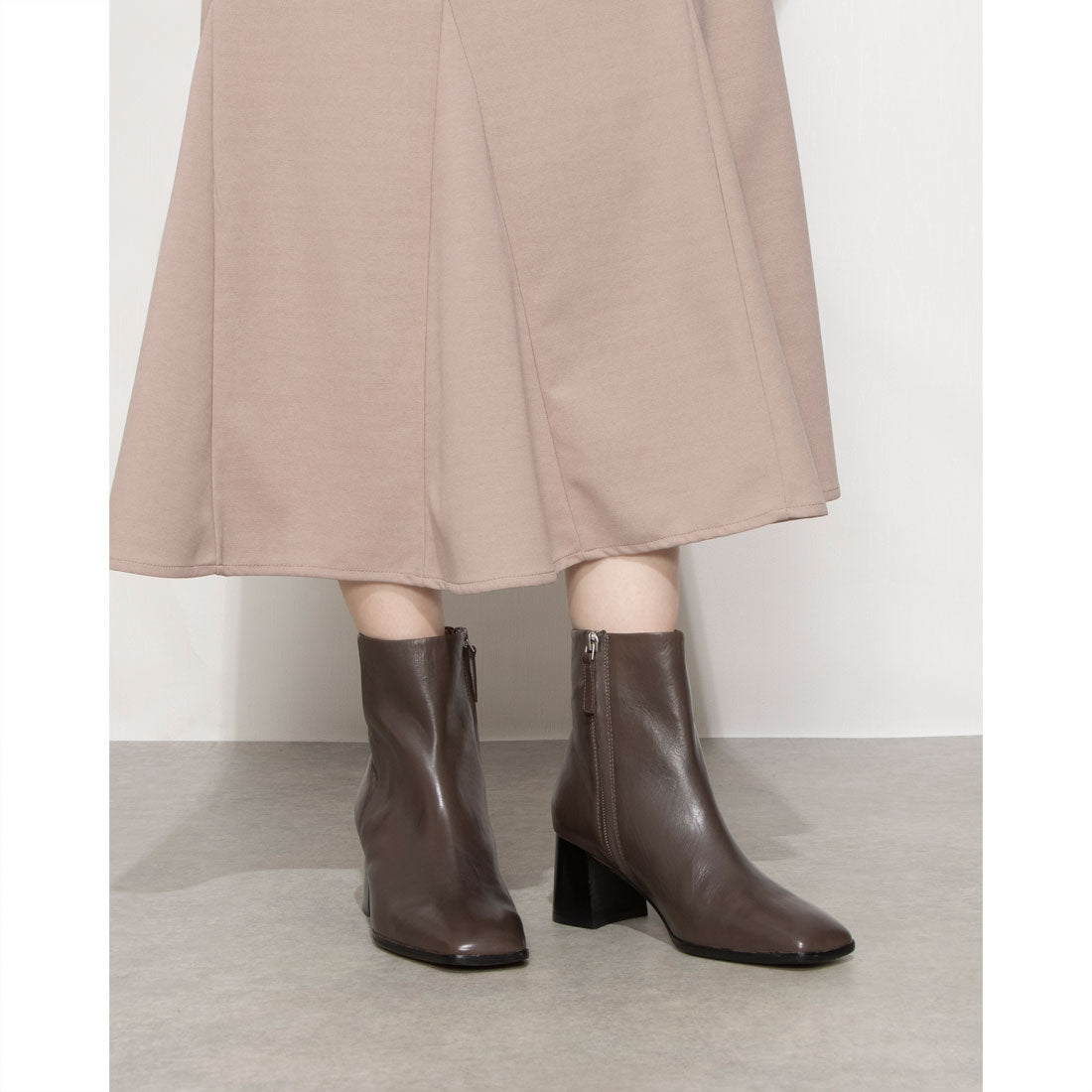 アポム APOM サイドジップアンクルブーツ60(ブラック) ブラック