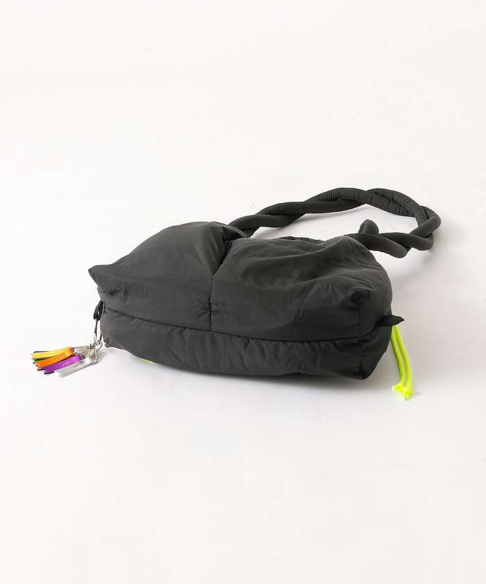 ノミネ NOMINE 【cheek】puff kinchaku 2WAY tote 巾着 ショルダーバ (グレー) グレー