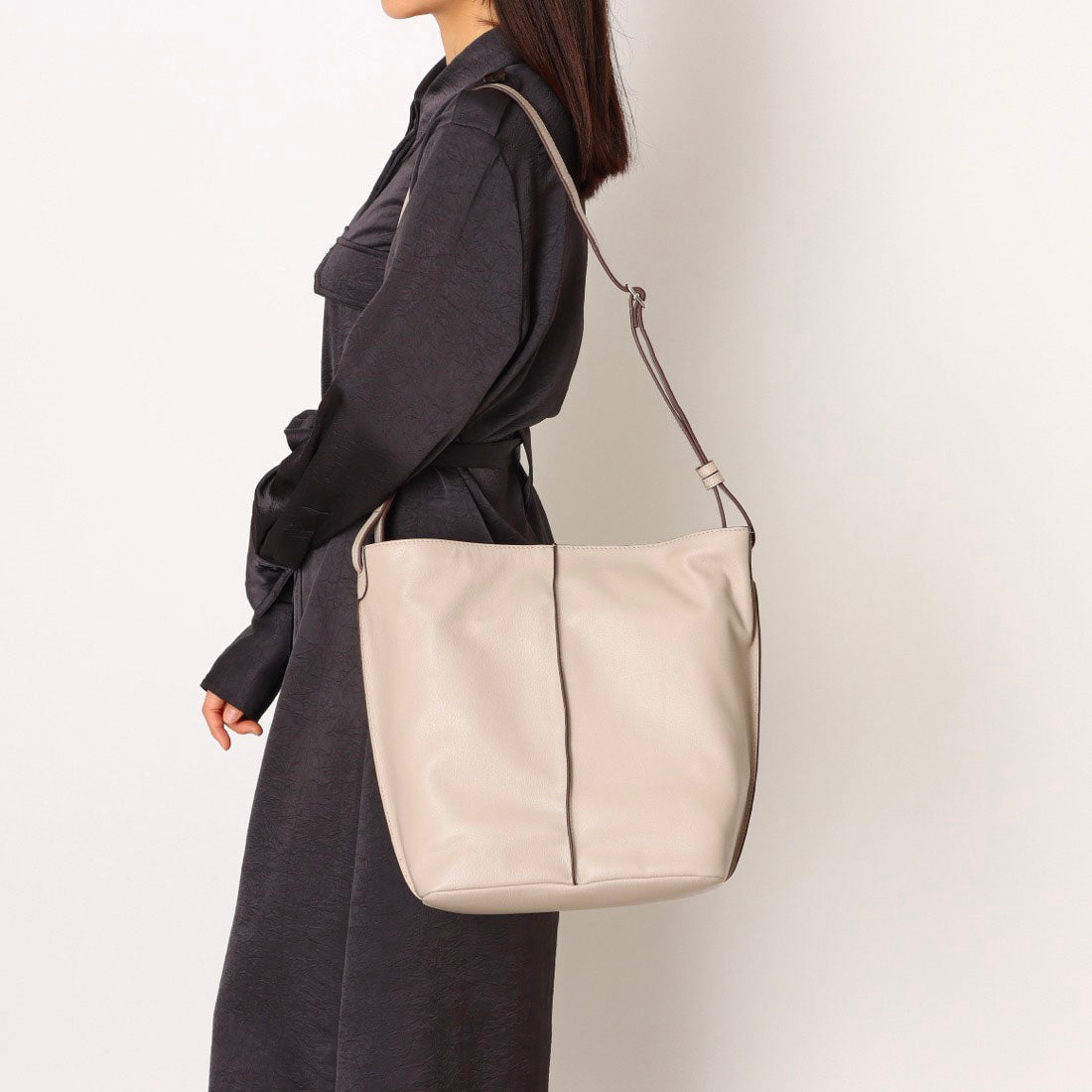 アトランタ ATLANTA やぎ革軽量ショルダーL (BK) BK