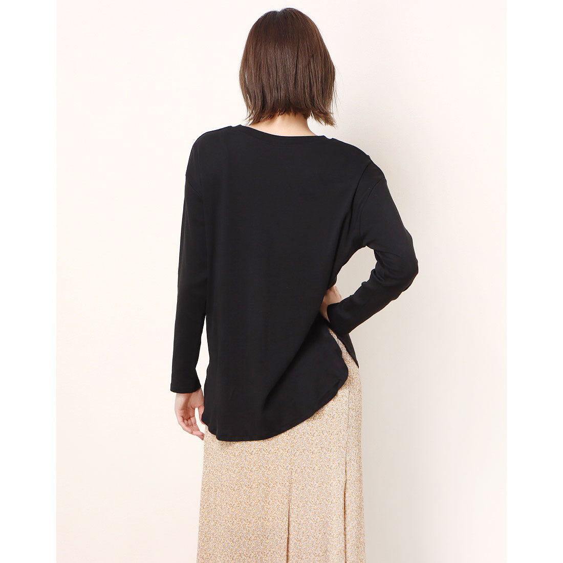 アットワン atONE ラウンドヘムカットソー