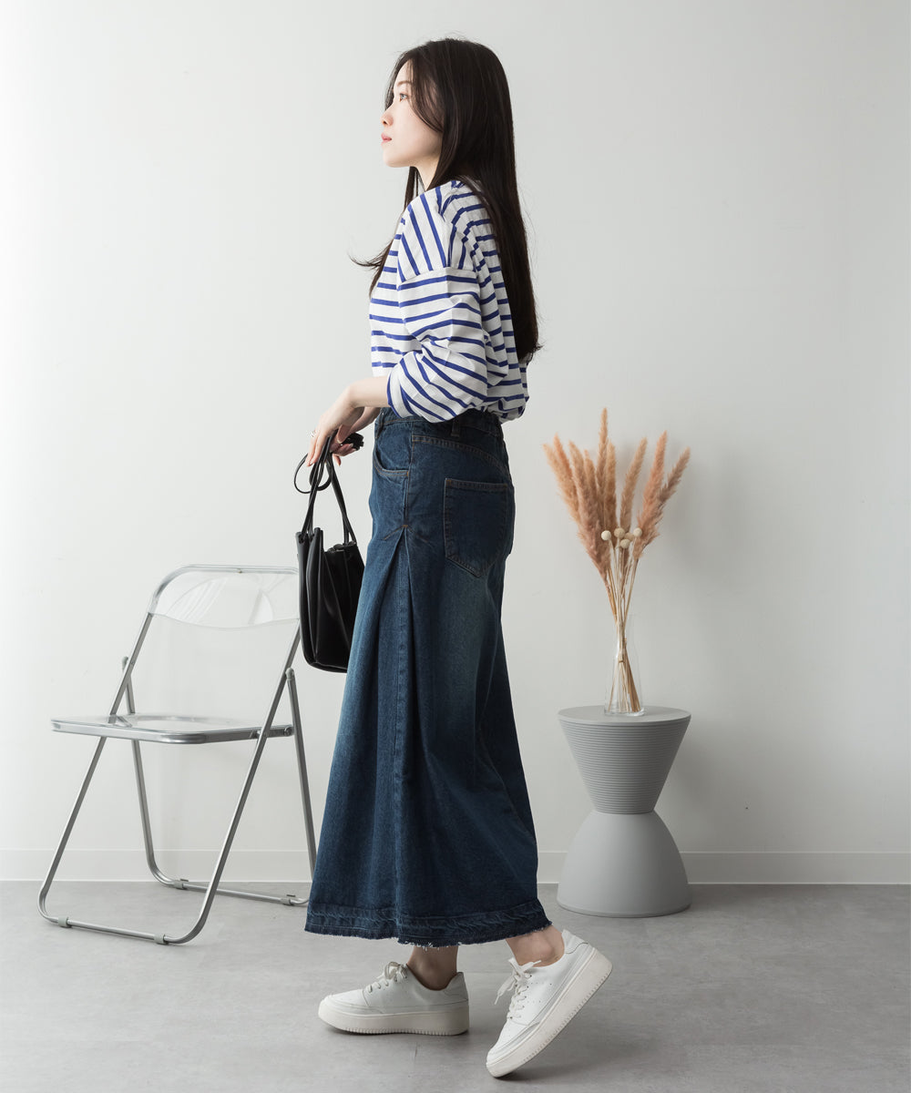 atONE Side Tuck Denim Skirt