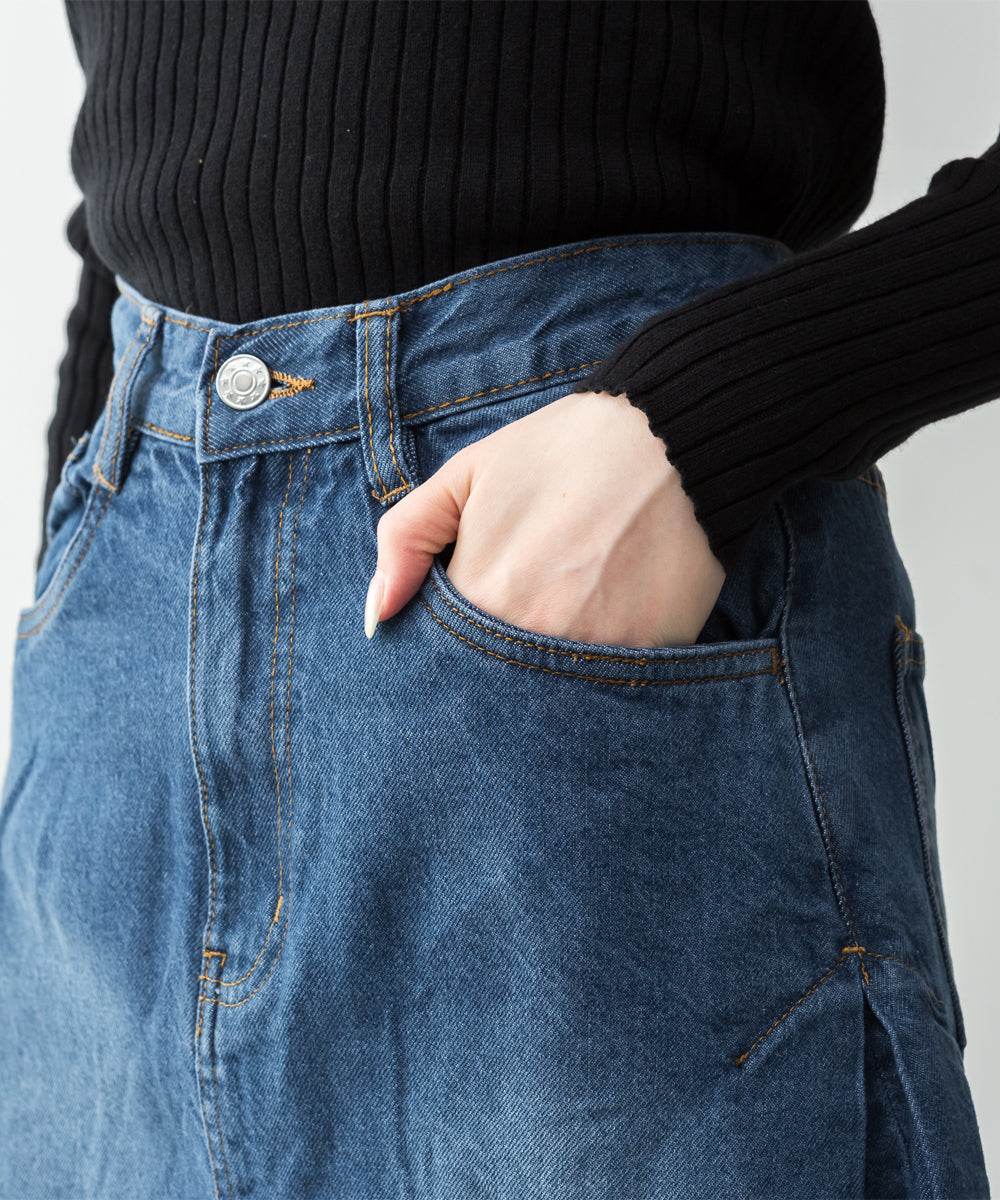 atONE Side Tuck Denim Skirt