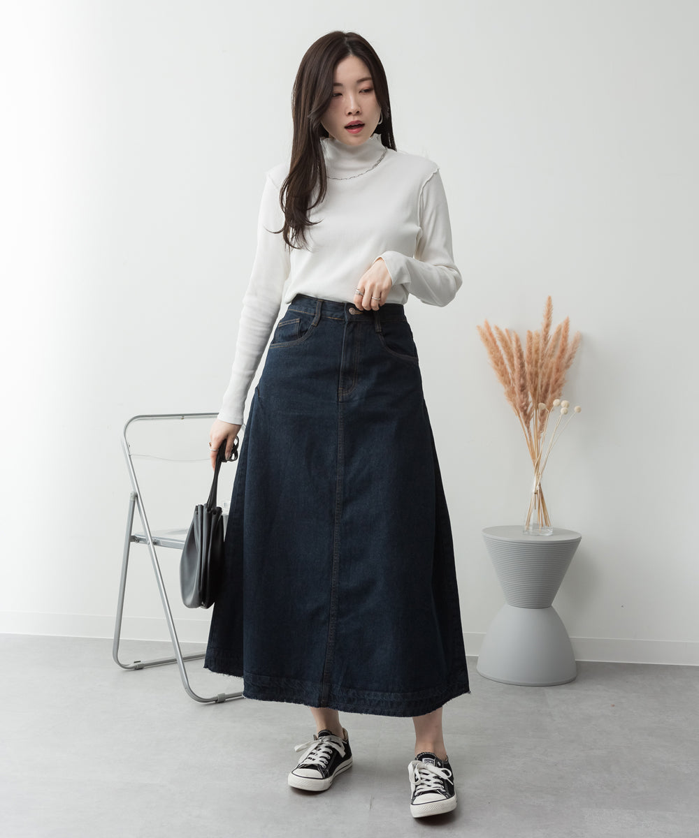 atONE Side Tuck Denim Skirt