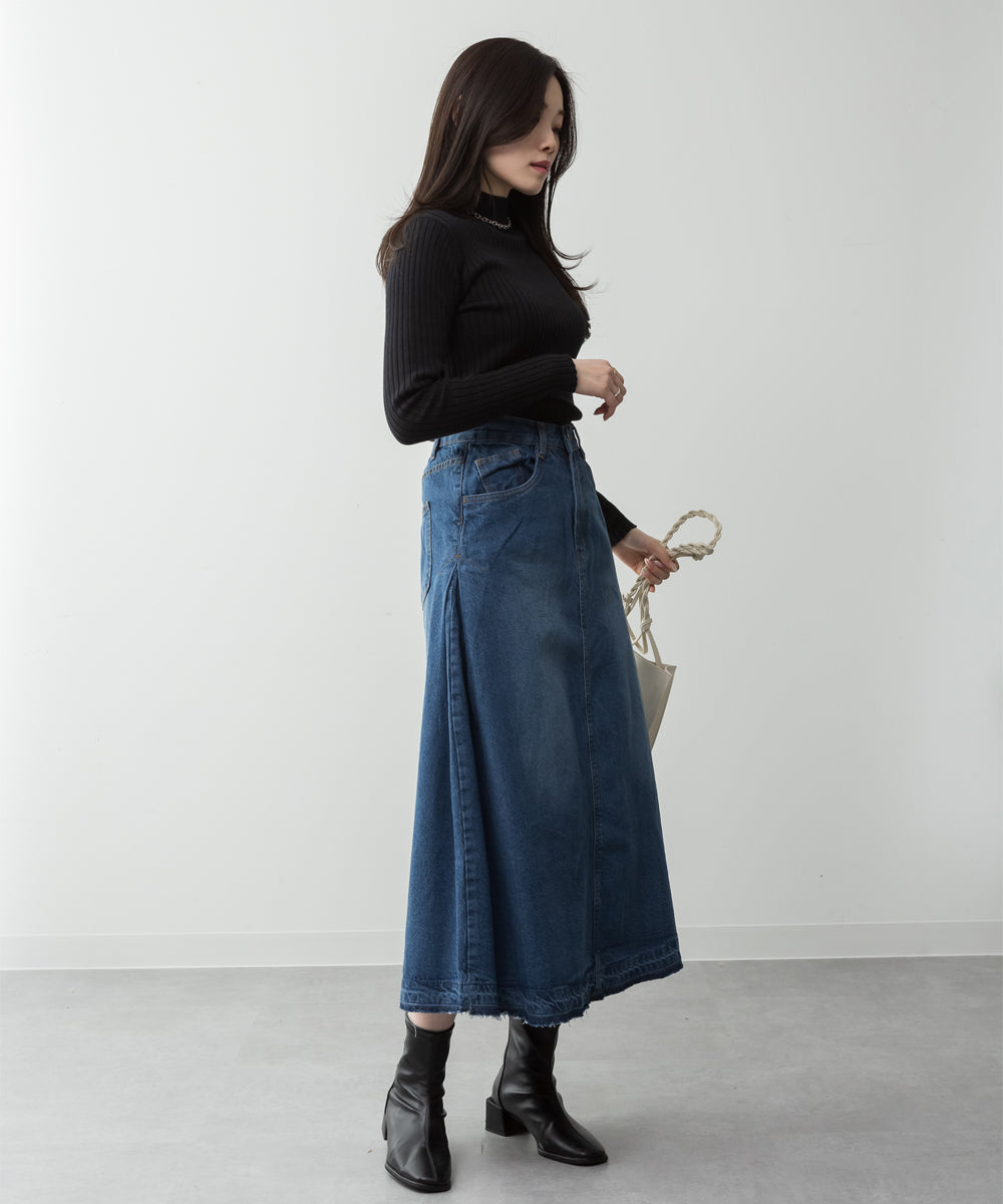 atONE Side Tuck Denim Skirt