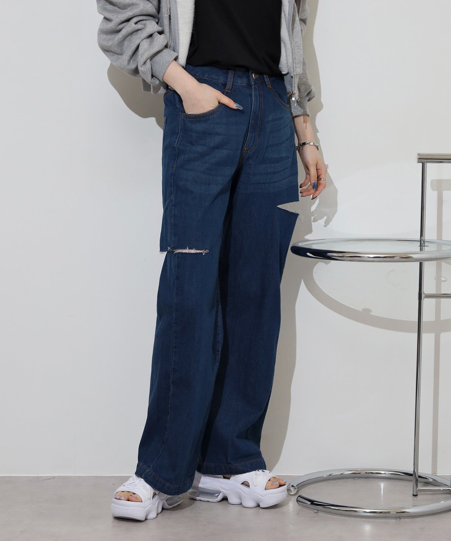 アットワン atONE デニムダメージストレートパンツ (ネイビー) ネイビー
