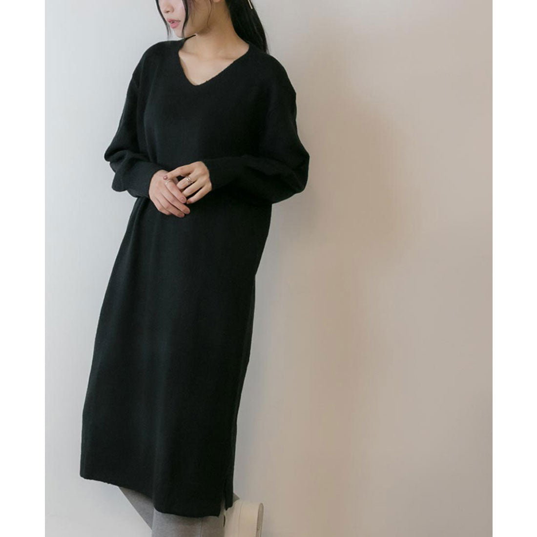 アットワン atONE Vネックニットワンピース