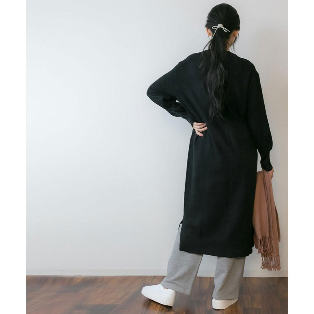 アットワン atONE Vネックニットワンピース