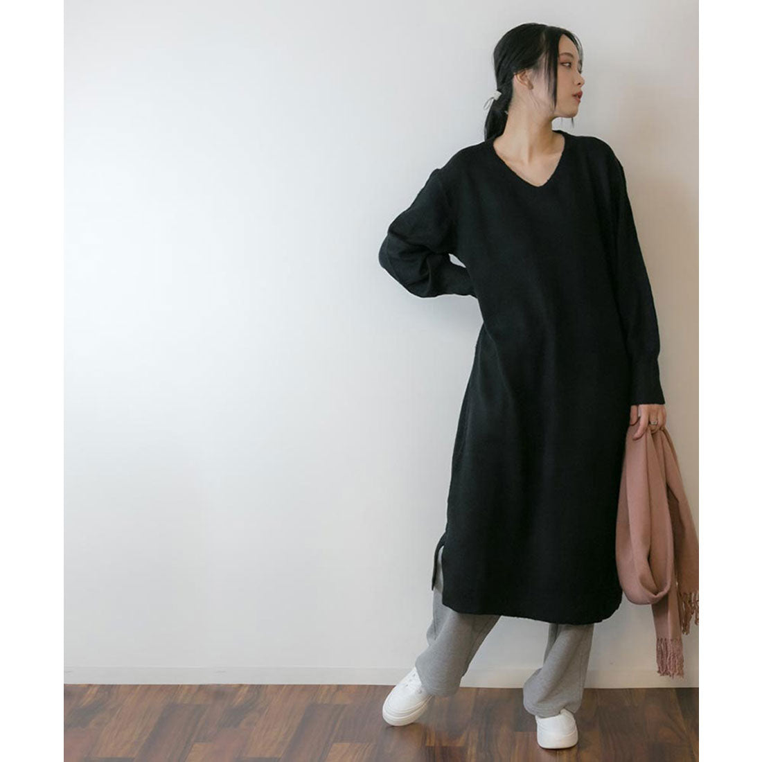 アットワン atONE Vネックニットワンピース