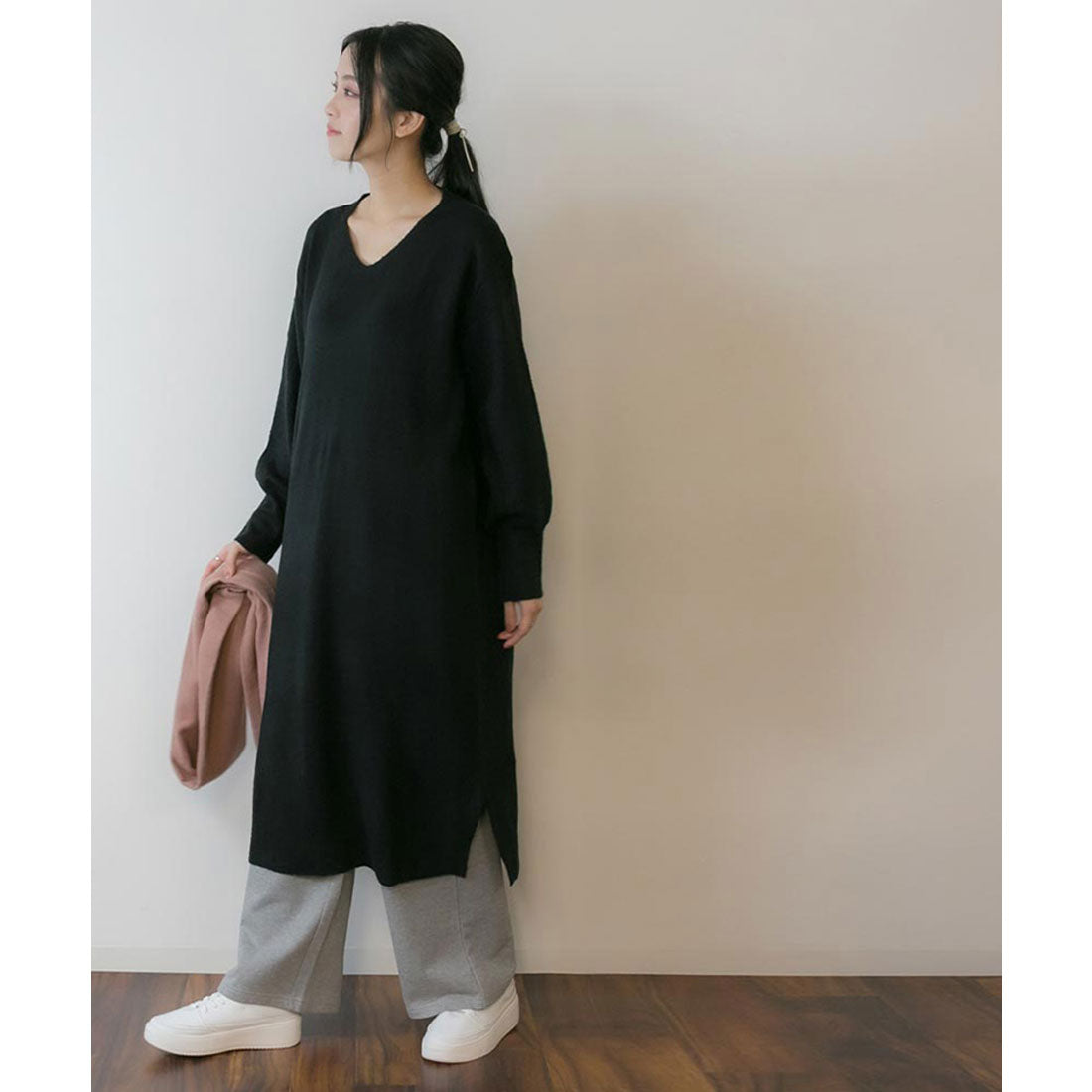 アットワン atONE Vネックニットワンピース