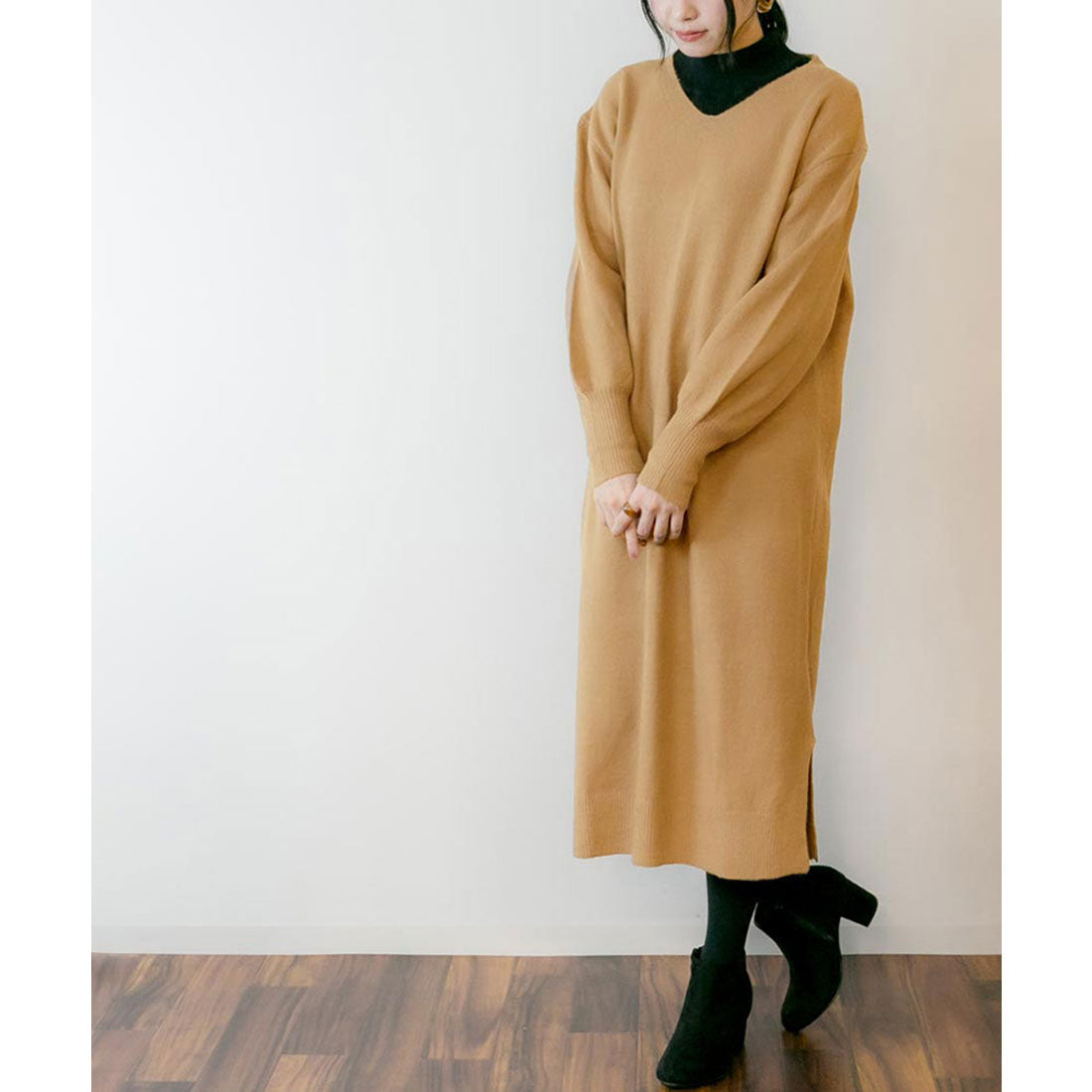 アットワン atONE Vネックニットワンピース,ベージュ