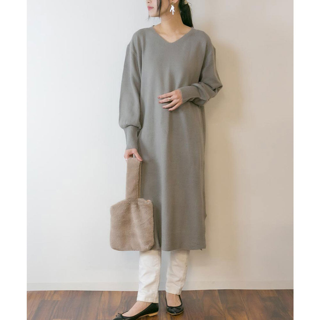 アットワン atONE Vネックニットワンピース,グレー