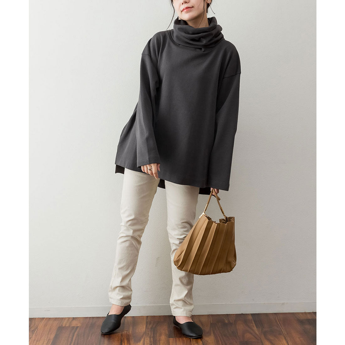 atONE Wide High Neck Smooth Pullover