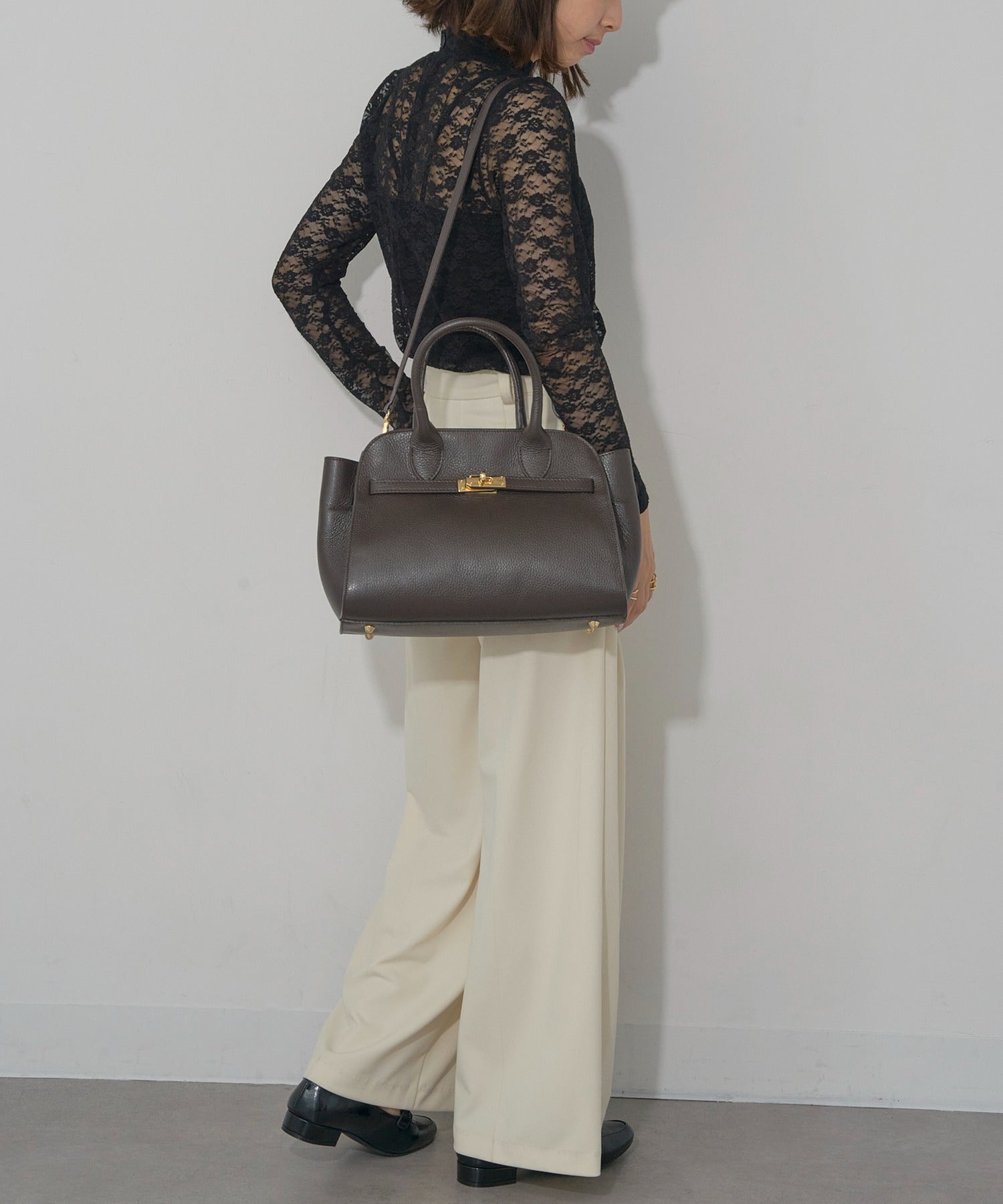 オウレンティ AULENTTI カウレザー金具ベルトショルダーバッグ DOLLARO(M&E) FB-7910-DO (ダークブラウン) ダークブラウン