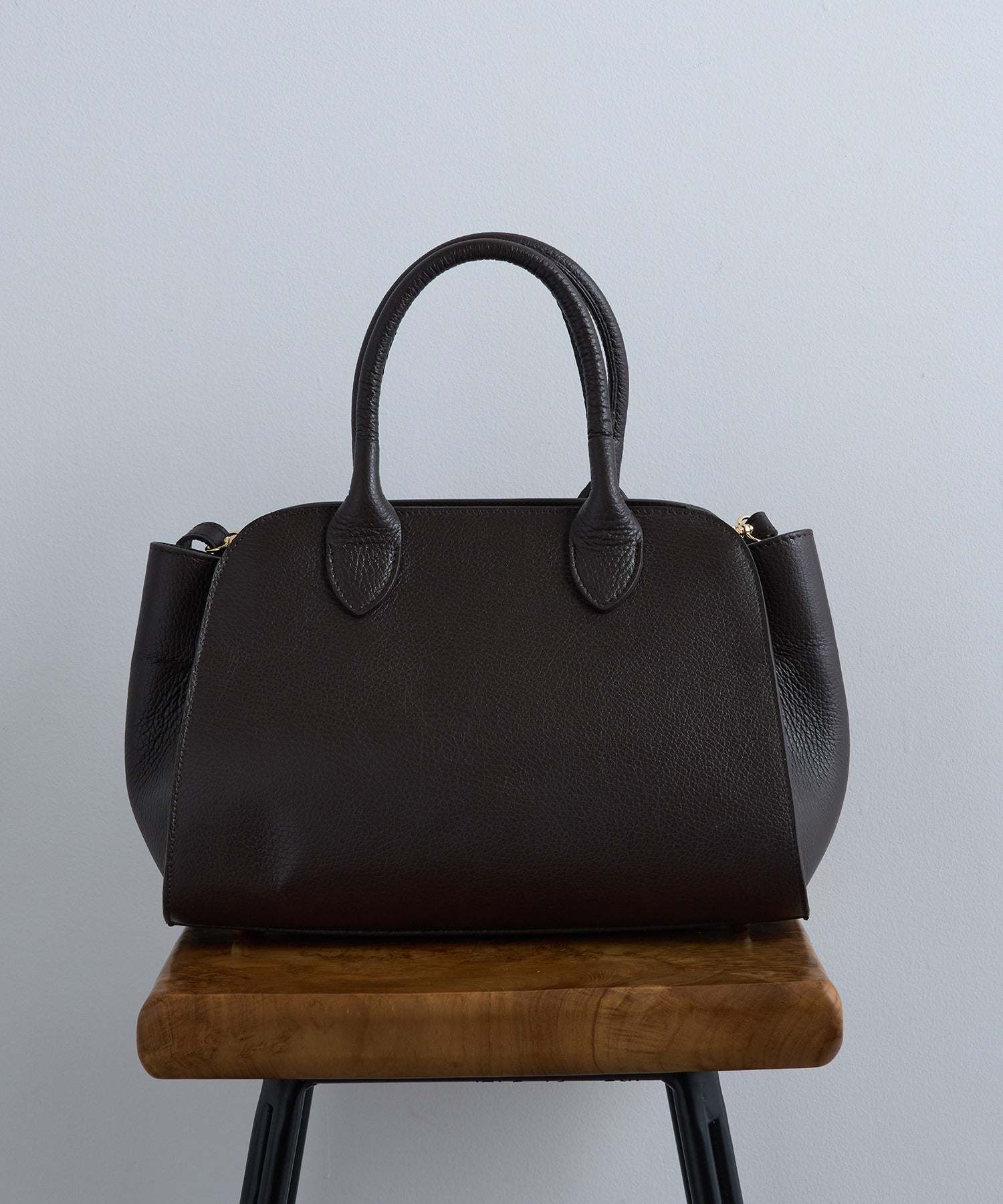 オウレンティ AULENTTI カウレザー金具ベルトショルダーバッグ DOLLARO(M&E) FB-7910-DO (ダークブラウン) ダークブラウン