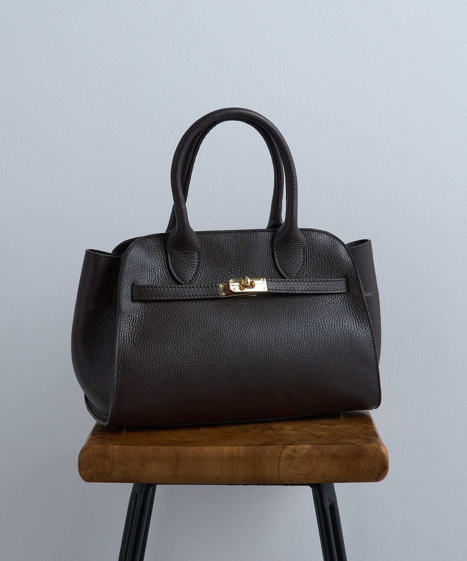 オウレンティ AULENTTI カウレザー金具ベルトショルダーバッグ DOLLARO(M&E) FB-7910-DO (ダークブラウン) ダークブラウン