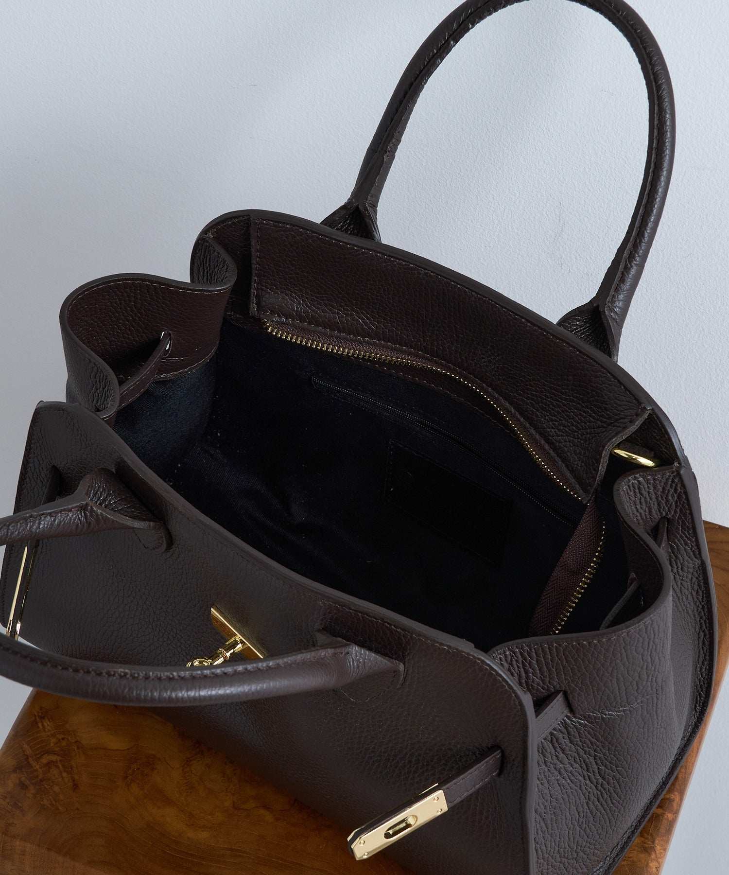 オウレンティ AULENTTI カウレザー金具ベルトショルダーバッグ DOLLARO(M&E) FB-7910-DO (ダークブラウン) ダークブラウン