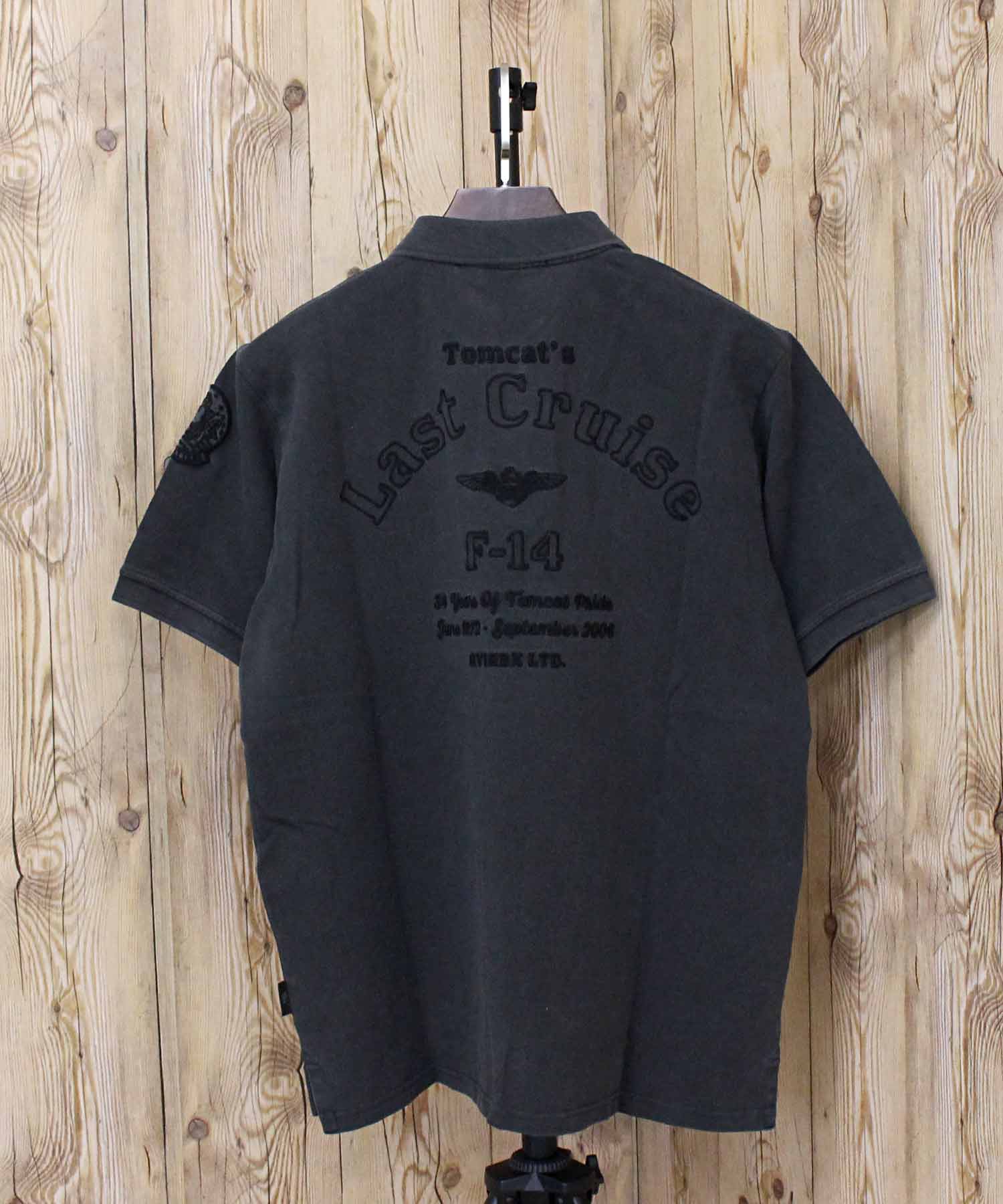 アヴィレックス AVIREX FADE WASH LAST CRUISE EMB POLO SHIRT フェイドウォッシュ ラストクルーズ 刺繍 半袖 ポロシャツ メンズ ミリタリー (3-チャコール) 3-チャコール