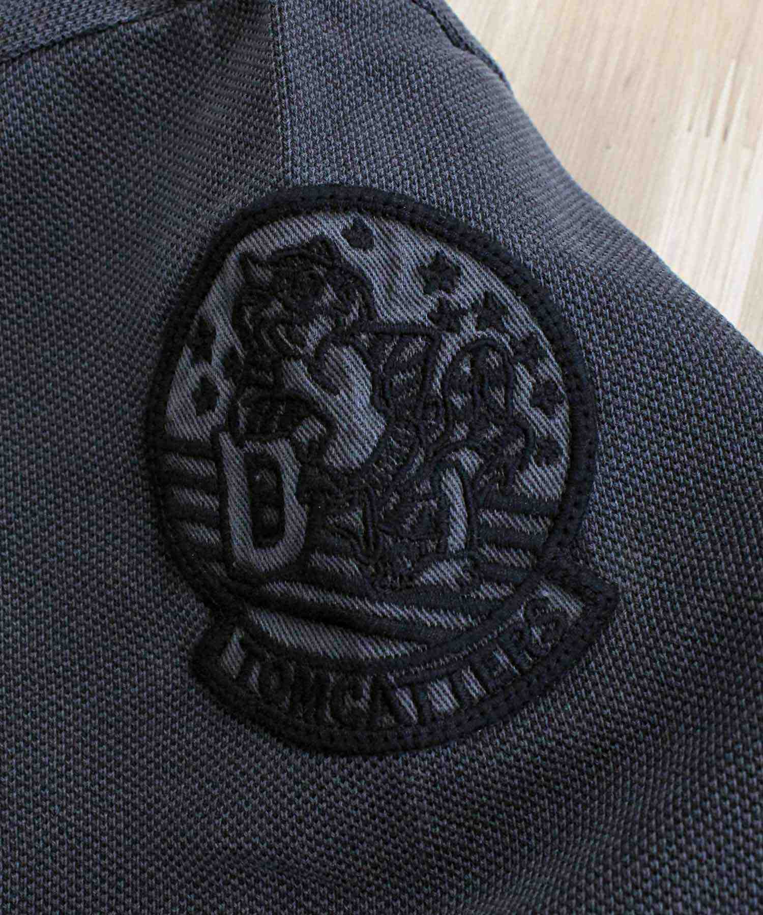 アヴィレックス AVIREX FADE WASH LAST CRUISE EMB POLO SHIRT フェイドウォッシュ ラストクルーズ 刺繍 半袖 ポロシャツ メンズ ミリタリー (3-チャコール) 3-チャコール