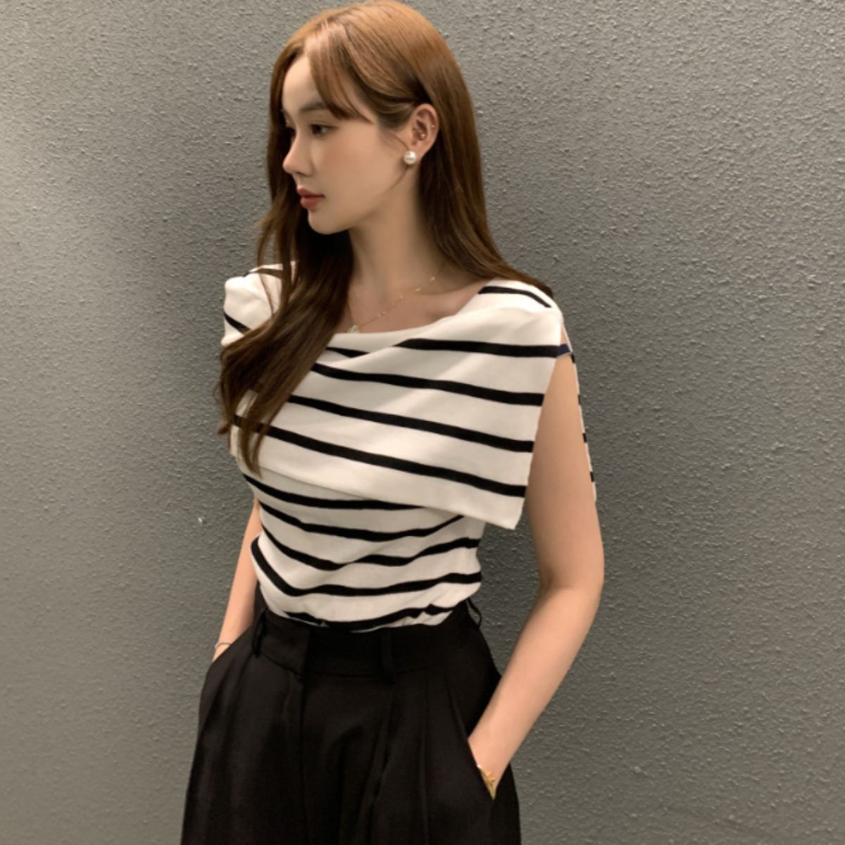 Belle Cie Belle Cie Knit Sleeveless Cape Collar Top Elegant Spring Autumn Women's Korean Fashion Ceremony Event Office Off-Shoulder Cute