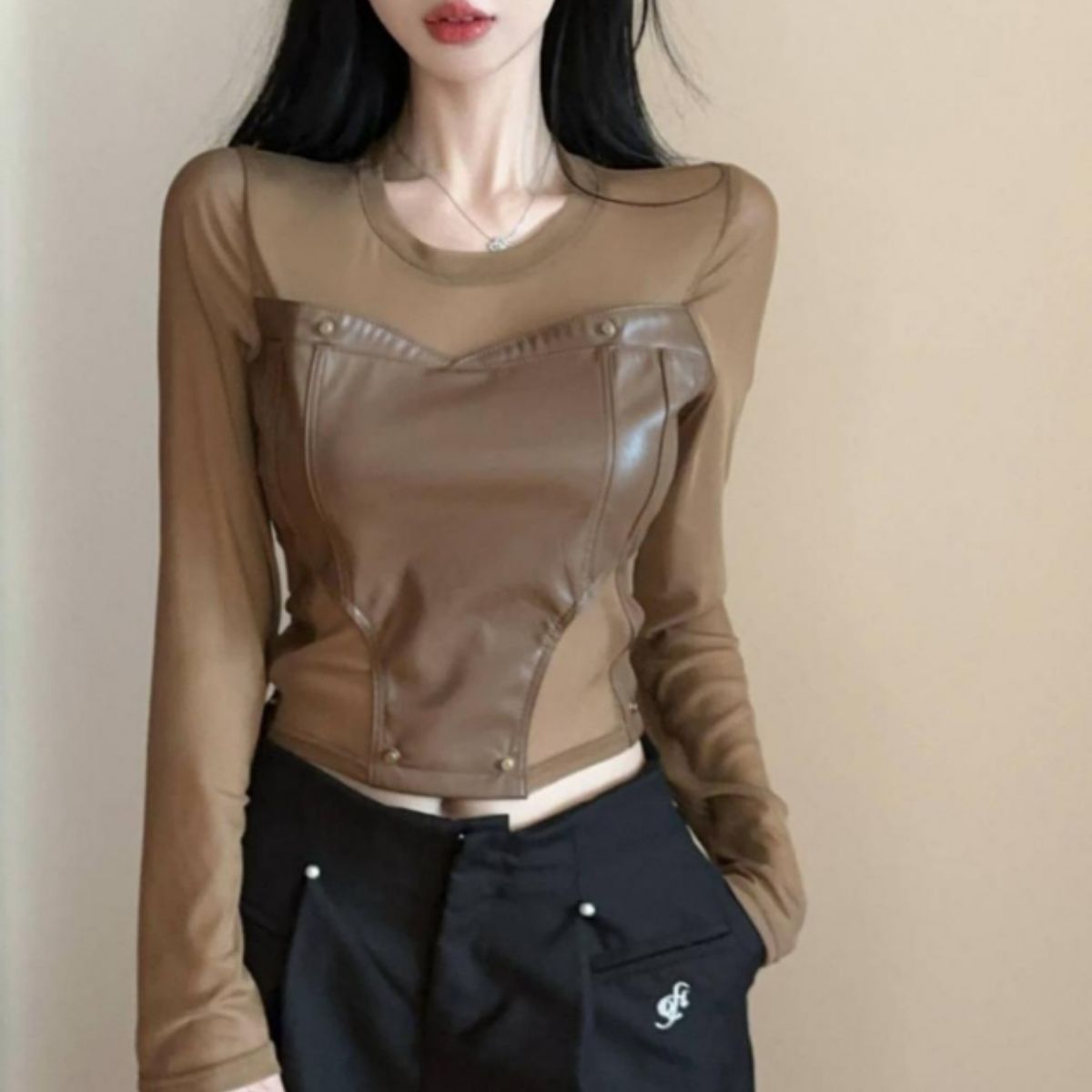 ベルシー Belle Cie シアートップス 長袖 フェイクレザー ビスチェ モード 透け感 レディース 韓国ファッション クール トレンド 高見え セクシー 肌見せ おしゃれ (ブラック) ブラック