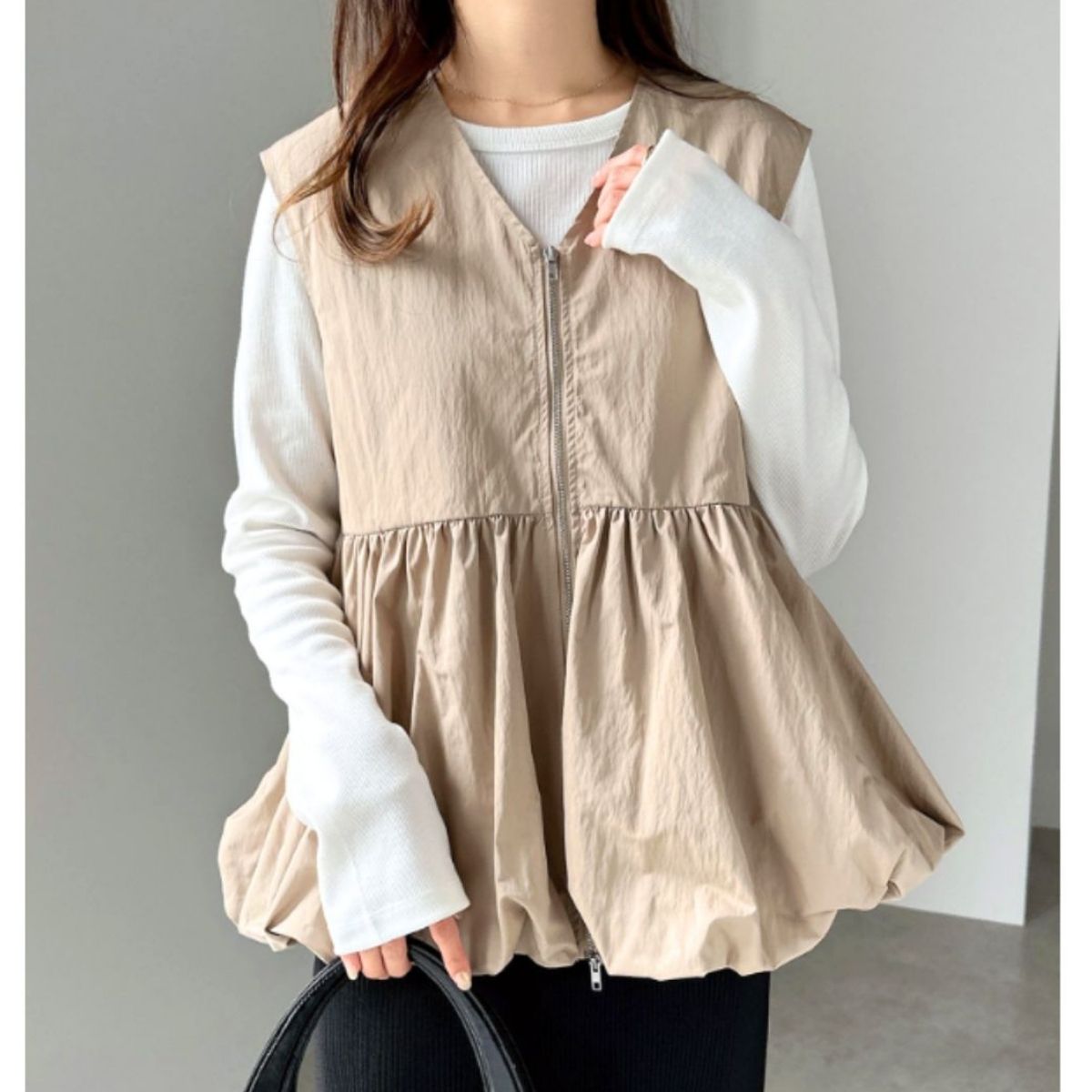 ベルシー Belle Cie ベスト ジップアップ ノースリーブ バルーン フレア レイヤード レディース きれいめ 韓国ファッション 羽織り 通勤 おしゃれ 重ね着 シンプル (ブラック) ブラック