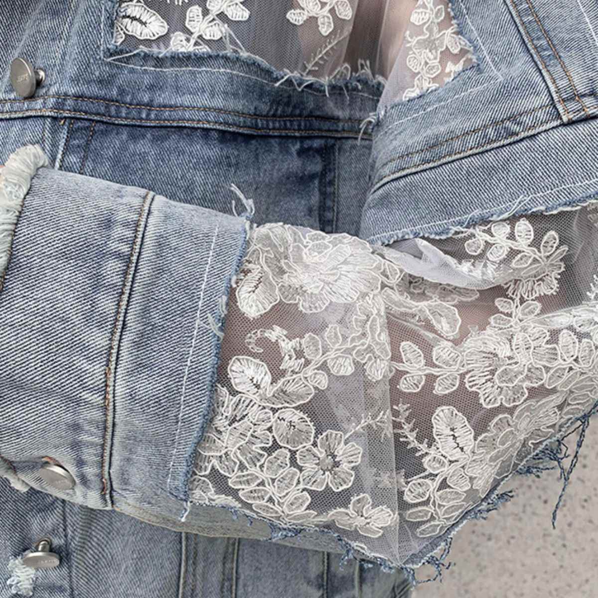 ベルシー Belle Cie デニムジャケット Gジャン 羽織り レース 切替 ビンテージ 春秋 レディース 韓国ファッション 甘辛ミックス レース切替 個性派 透け袖 異素材 (サックス) サックス