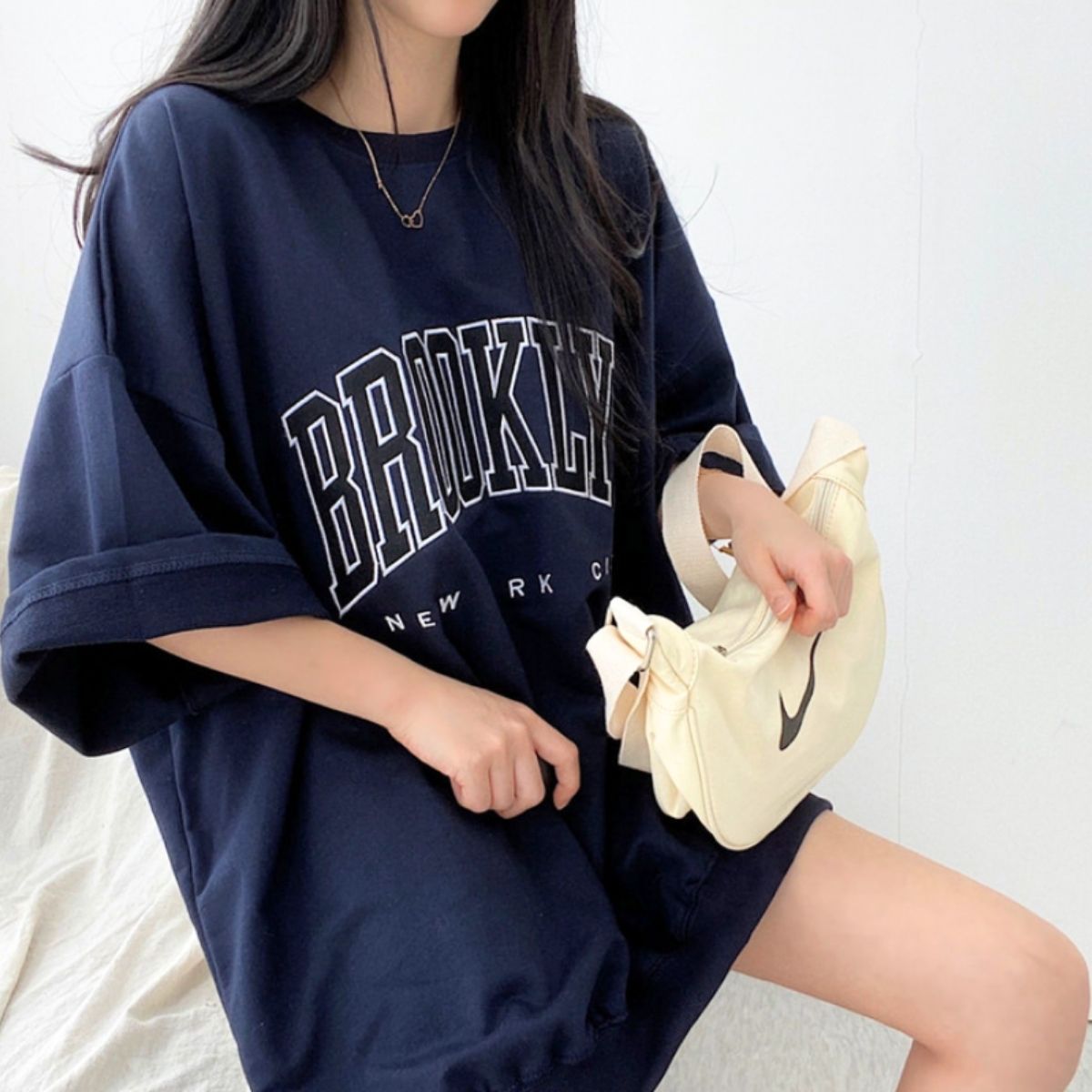 ベルシー Belle Cie Tシャツ チュニック カットソー 半袖 5分袖 半端袖 ゆるT レディース 韓国ファッション カジュアル 大きめ カレッジロゴ 体型カバー ゆったり (ブラック) ブラック