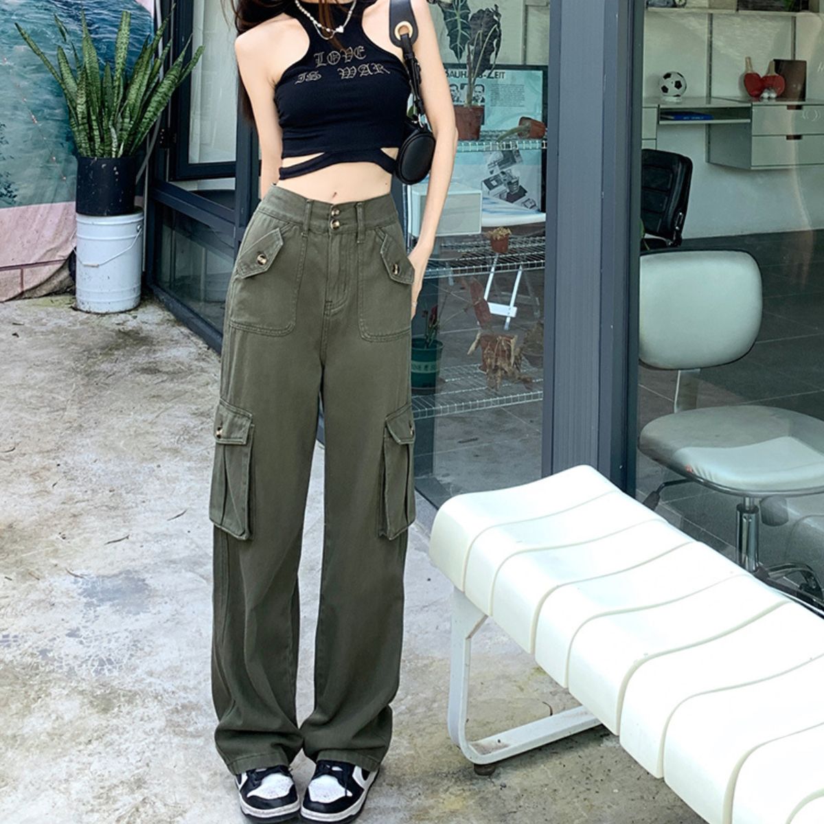 ベルシー Belle Cie カーゴパンツ ズボン ロングパンツ ボトム 韓国ファッション レディース ミリタリー カジュアル トレンド ワイドパンツ パンツ くすみカラー 黒