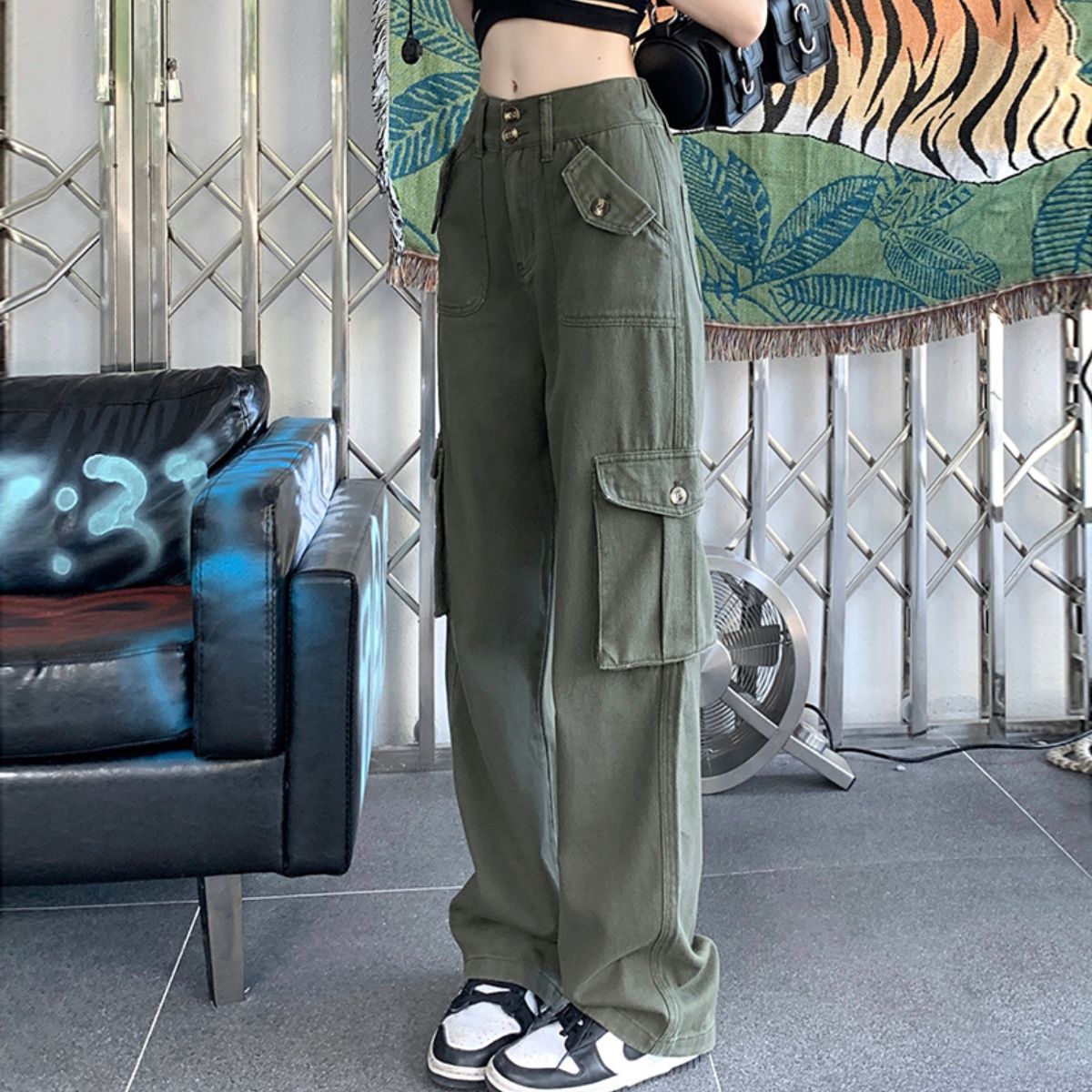 ベルシー Belle Cie カーゴパンツ ズボン ロングパンツ ボトム 韓国ファッション レディース ミリタリー カジュアル トレンド ワイドパンツ パンツ くすみカラー 黒