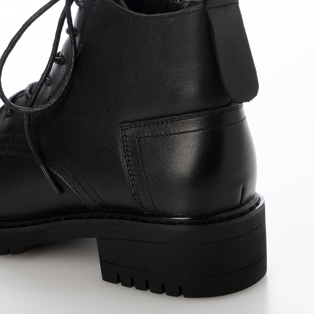 ビジンリンカ Bijinrinka レースアップショートブーツ (ブラック) ブラック