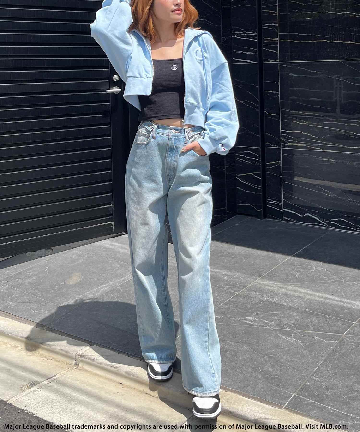 バック トゥー ザ フィールド (ビーティーティーエフ) BACK TO THE FIELD (BTTF) 【MLB】3Dロゴ刺繍ショートZIPパーカー (ブルー) ブルー