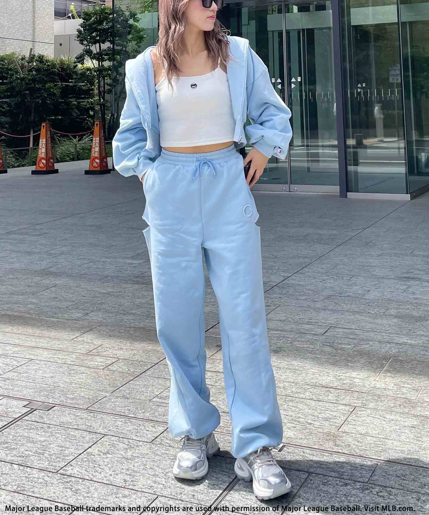 バック トゥー ザ フィールド (ビーティーティーエフ) BACK TO THE FIELD (BTTF) 【MLB】3Dロゴ刺繍ショートZIPパーカー (ブルー) ブルー