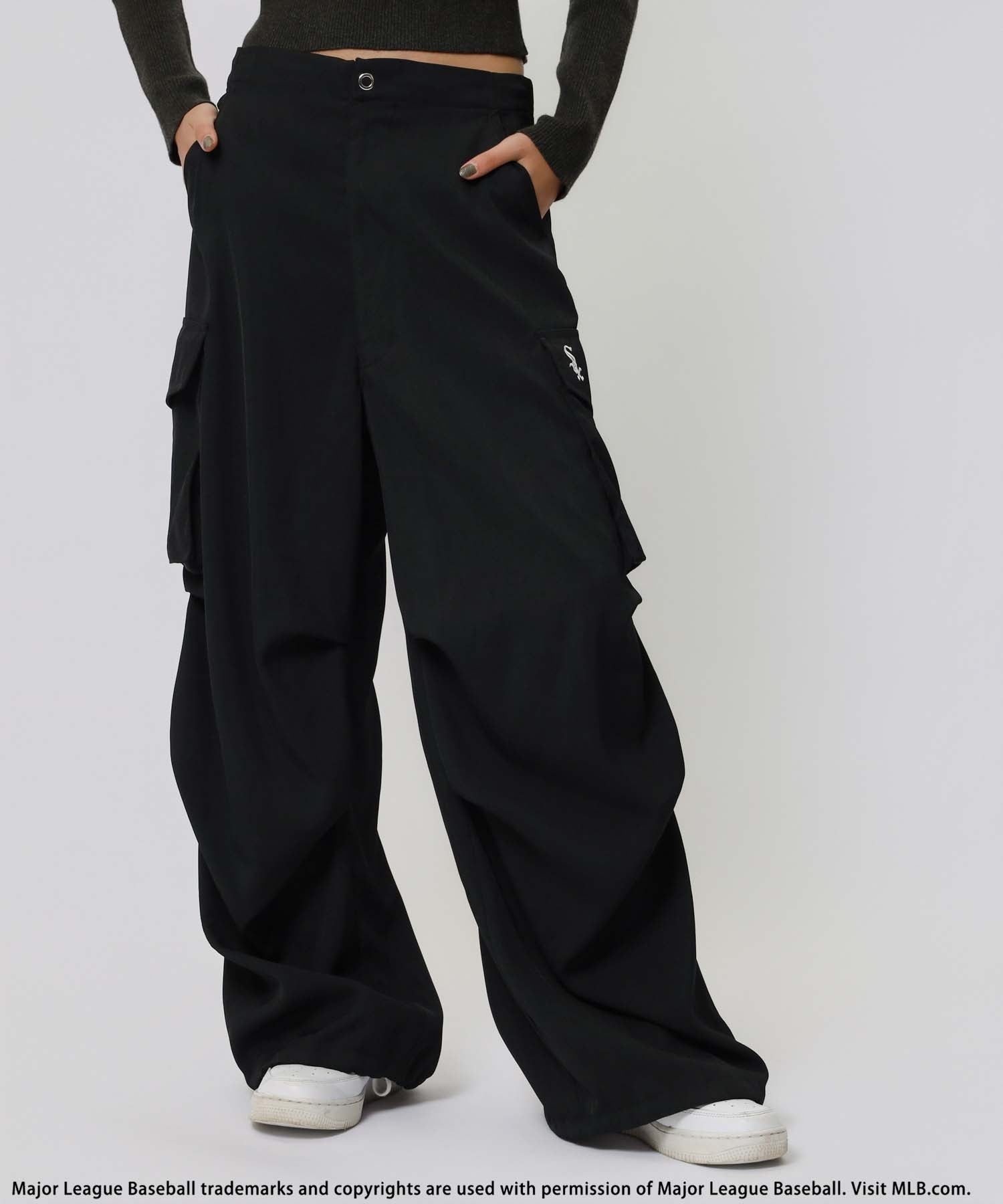 バック トゥー ザ フィールド (ビーティーティーエフ) BACK TO THE FIELD (BTTF) 【MLB】タックカーゴパンツ (ブラック) ブラック