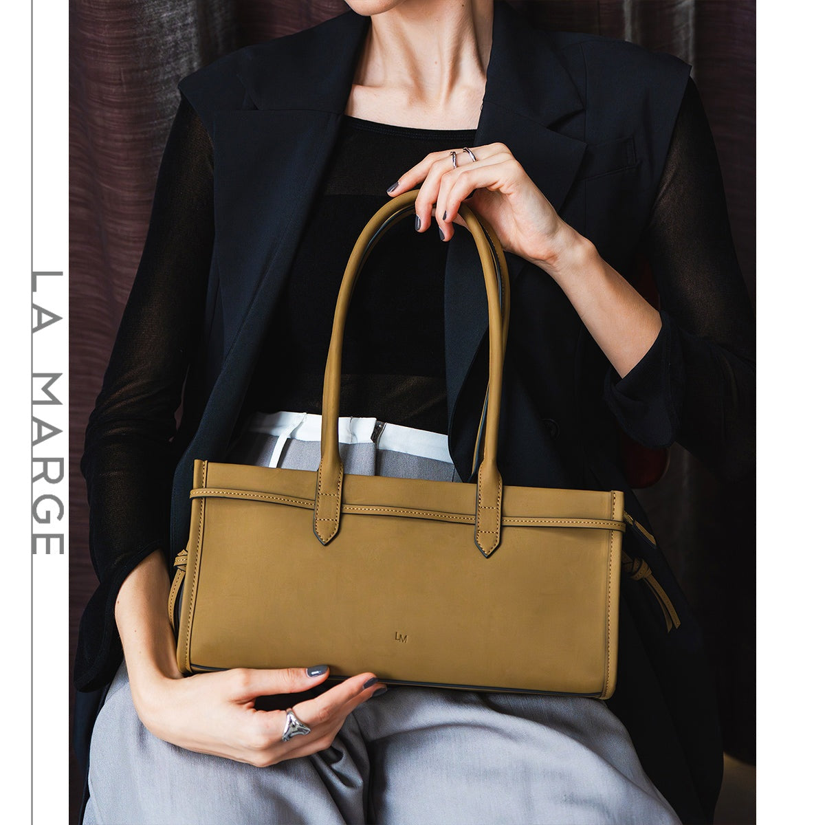 【LA MARGE】【本革】ベルトデザイン 横長 ロングハンドルバッグ ブラウン