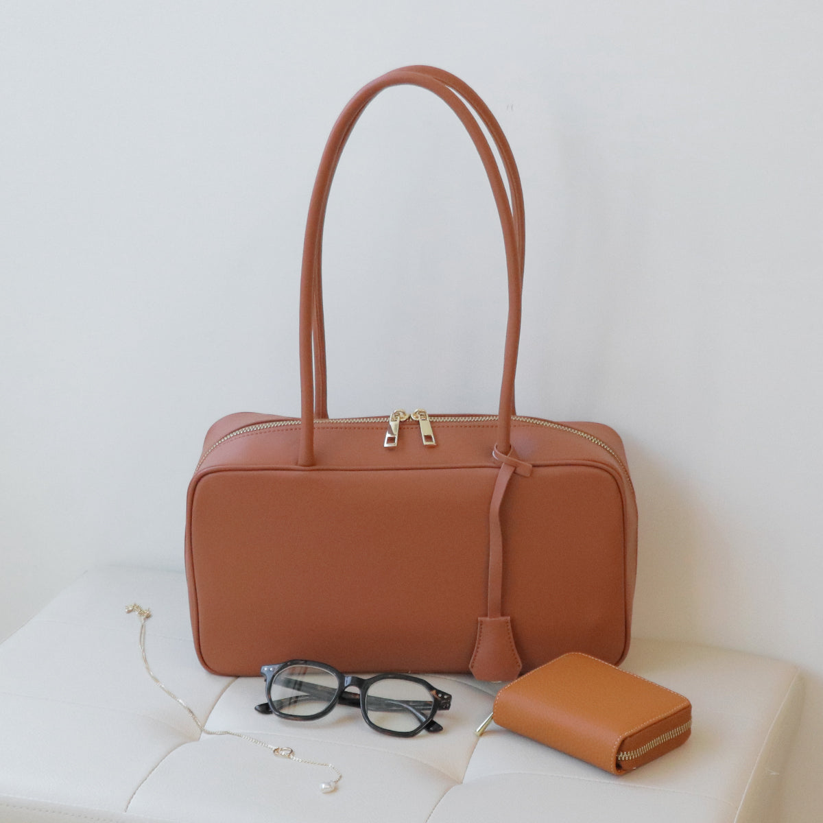 ベース BASE 【500mlペットボトル収納可】ロングハンドル スクエア ショルダーバッグ (キャメル) キャメル