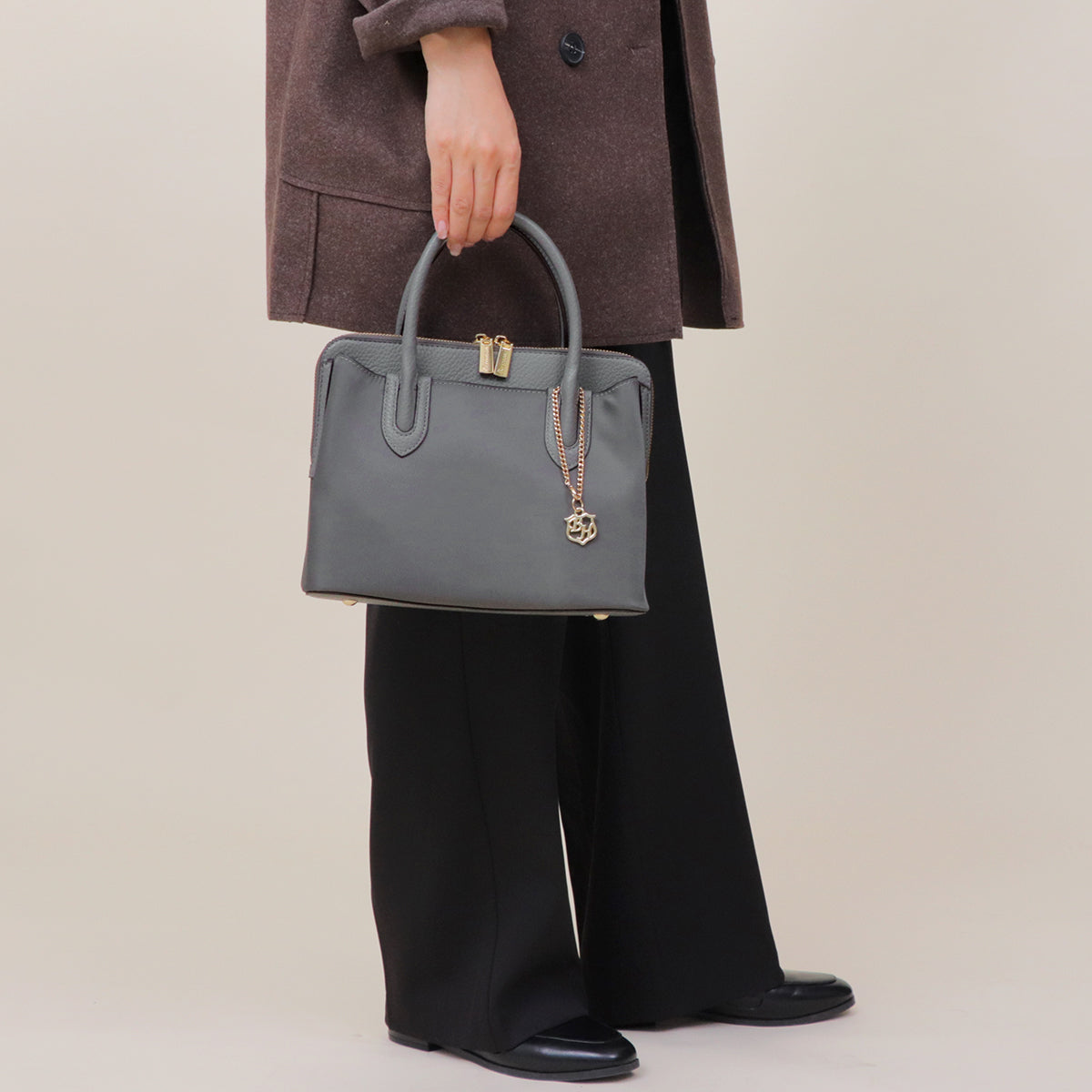 【500mlペットボトル収納可】ナイロン×レザー 2WAY ハンドバッグ グレー