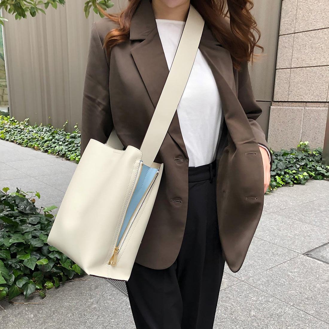 侧拉链矩形单肩包