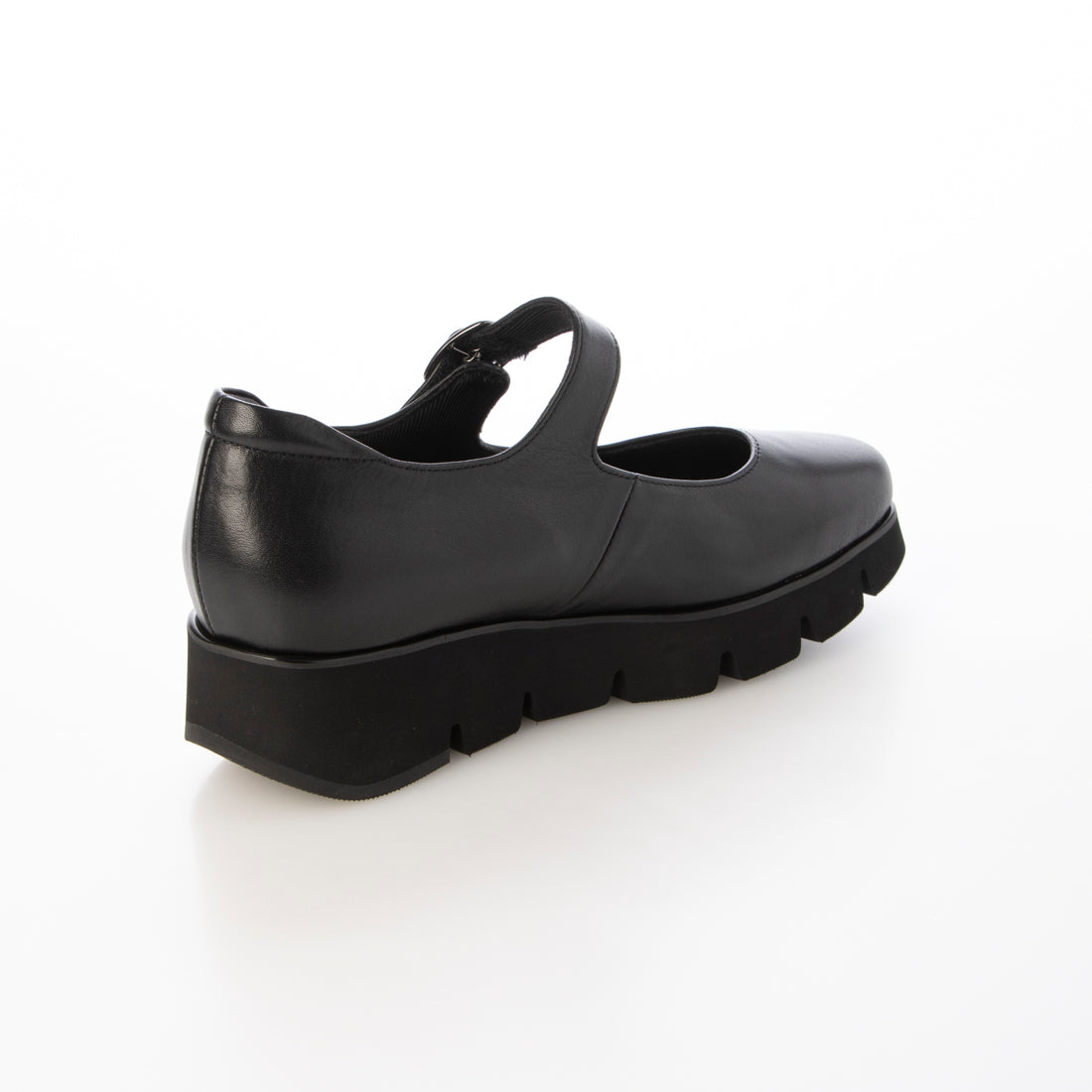 ビューフォート BeauFort スクエアトゥ厚底バックル付きストラップシューズ (ブラック) ブラック