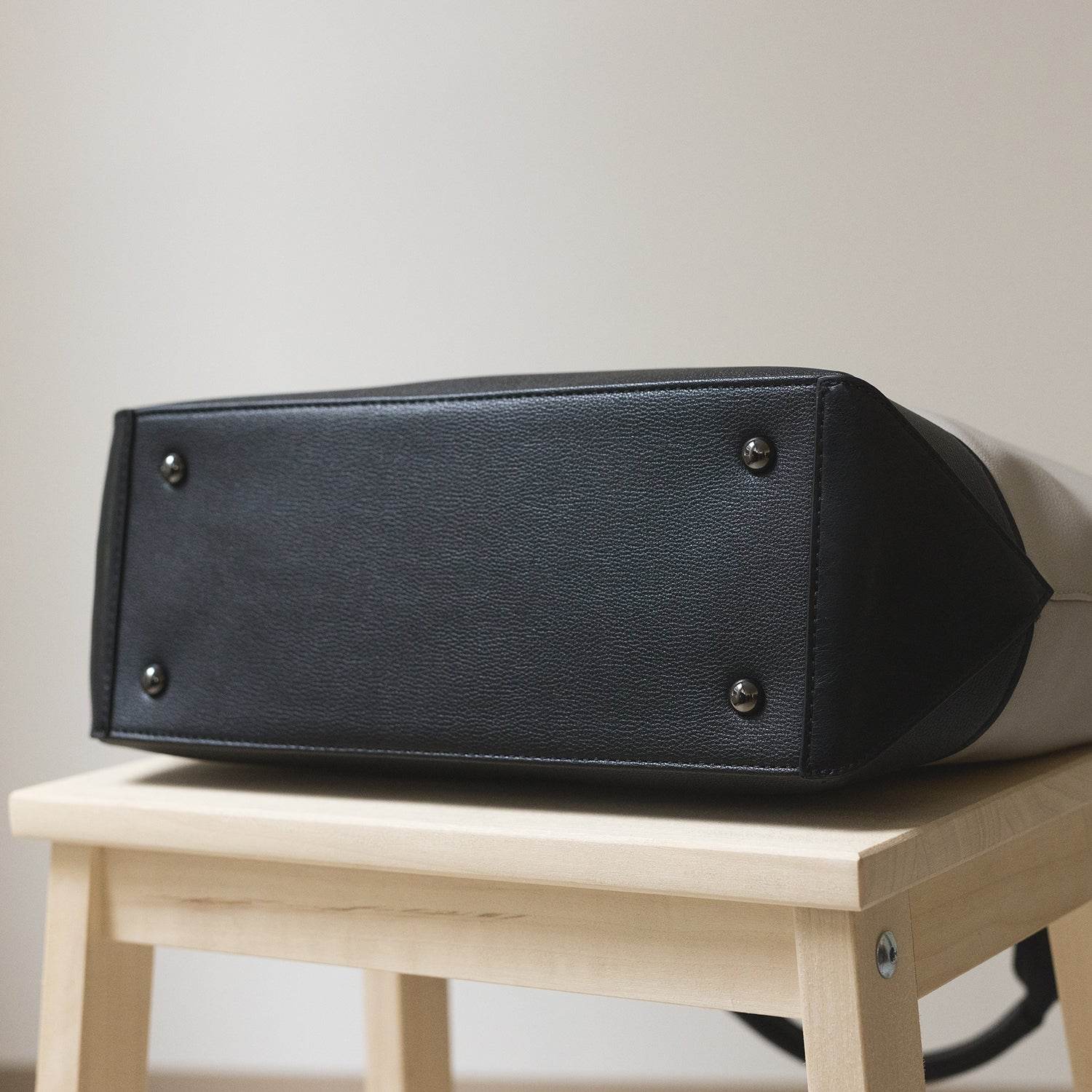 ビバリーヒルズポロクラブ BEVERLY HILLS POLO CLUB トートバッグ レディース A4対応 大きめ PU 合皮 通勤 肩掛け 自立 刺繍ロゴ 大人可愛い 軽量 上品 シンプル BHPC ブランド PUトートバッグL PN17587702BB (グレージュ) グレージュ