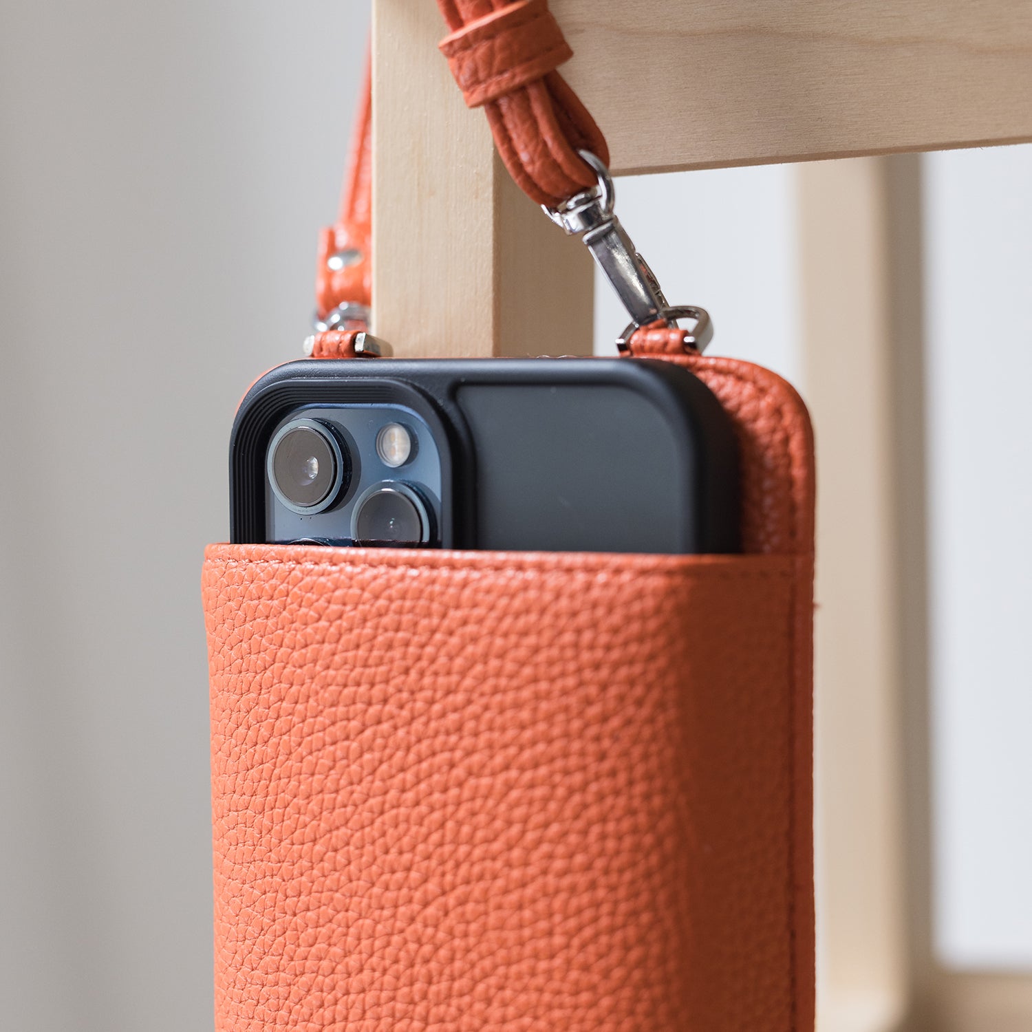 ビバリーヒルズポロクラブ BEVERLY HILLS POLO CLUB スマホポーチ ショルダー ミニバッグ 小さめ 軽量 カード収納 小銭入れ 刺繍ロゴ BHPC BEVERLY HILLS POLO CLUB PN27098006BB (クロムオレンジ) クロムオレンジ