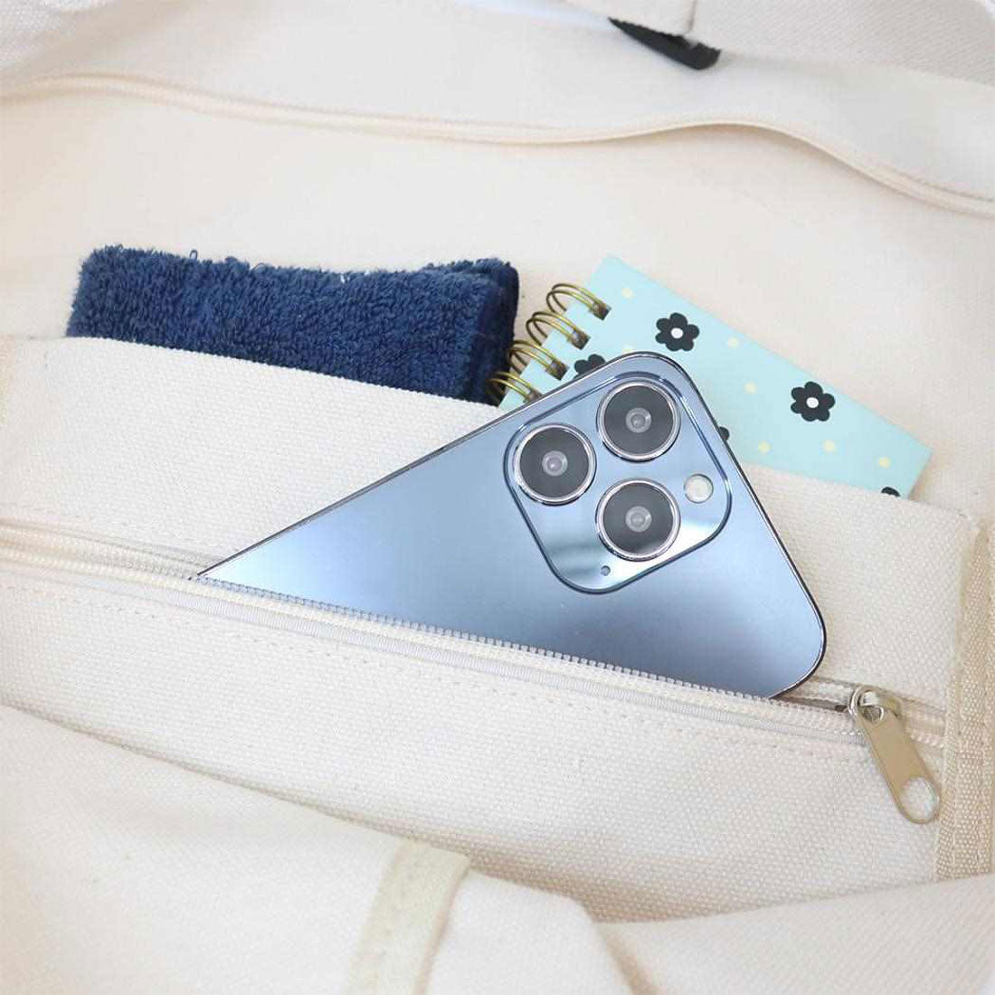 シネマコレクション cinemacollection トム&ジェリー ショルダーバッグ キャンバッグ 後ろ姿 ワーナーブラザース スモールプラネット 斜め掛けかばん キャラクター グッズ ホワイト