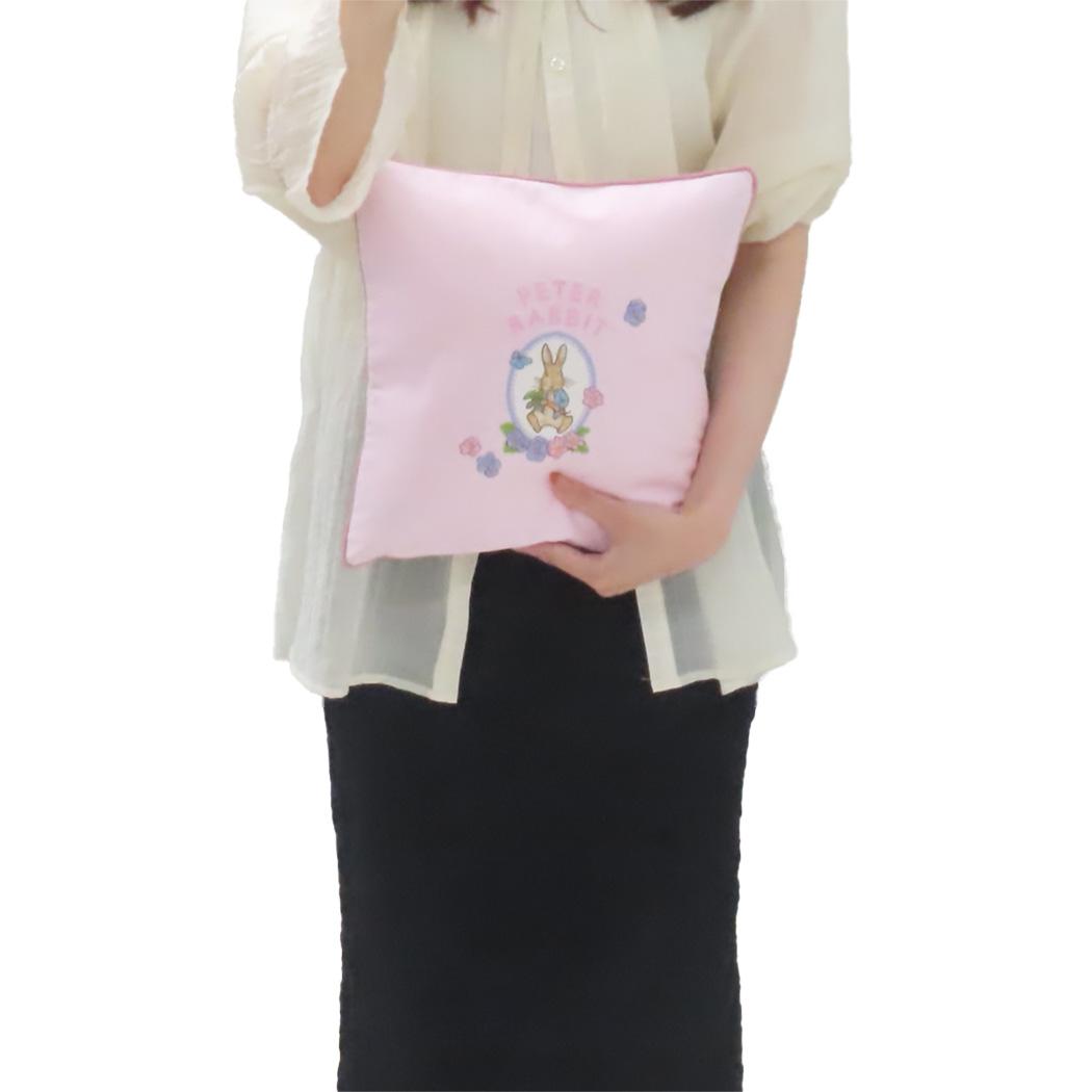 シネマコレクション cinemacollection ピーターラビット クッション ミニクッション シンプルフラワーピンク 丸眞 インテリア 絵本キャラクター グッズ (メーカー指定色) メーカー指定色